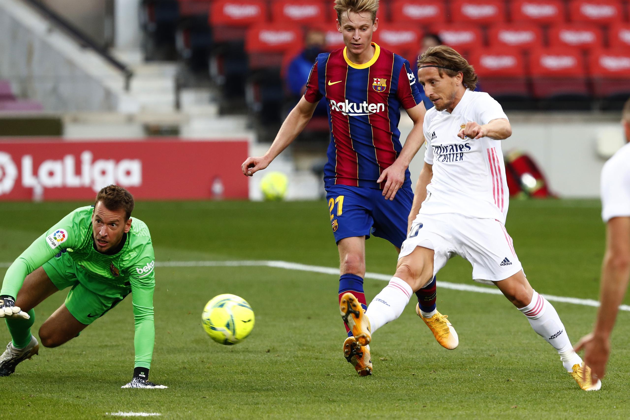 Luka Modric anotó el tercer gol de Real Madrid durante el clásico del sábado.