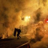Agentes enviados por Trump usan gas lacrimógeno contra manifestantes en Portland