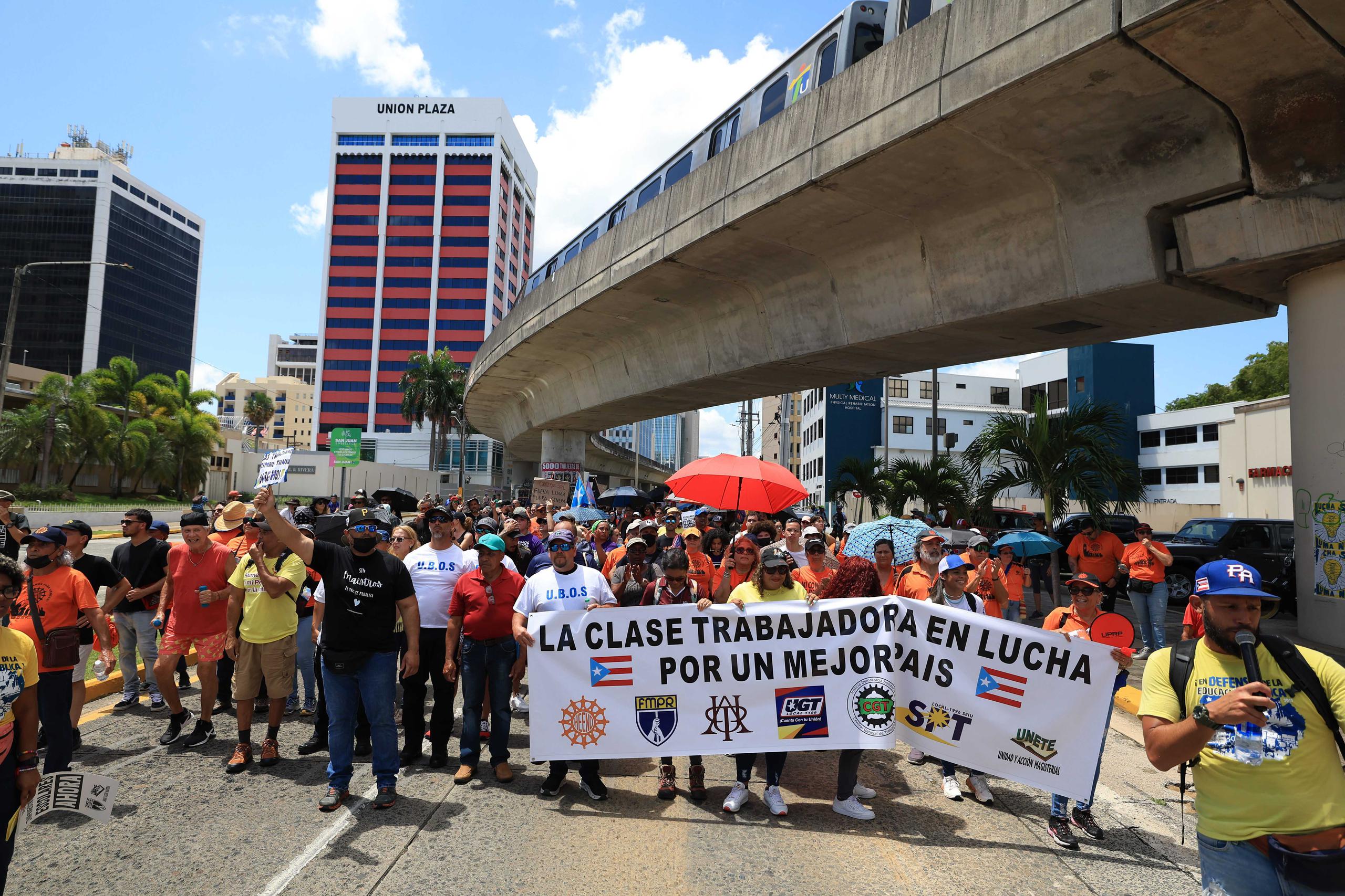 Varios manifestantes se dan cita a las protestas convocadas por múltiples grupos durante el Día Internacional de los Trabajadores