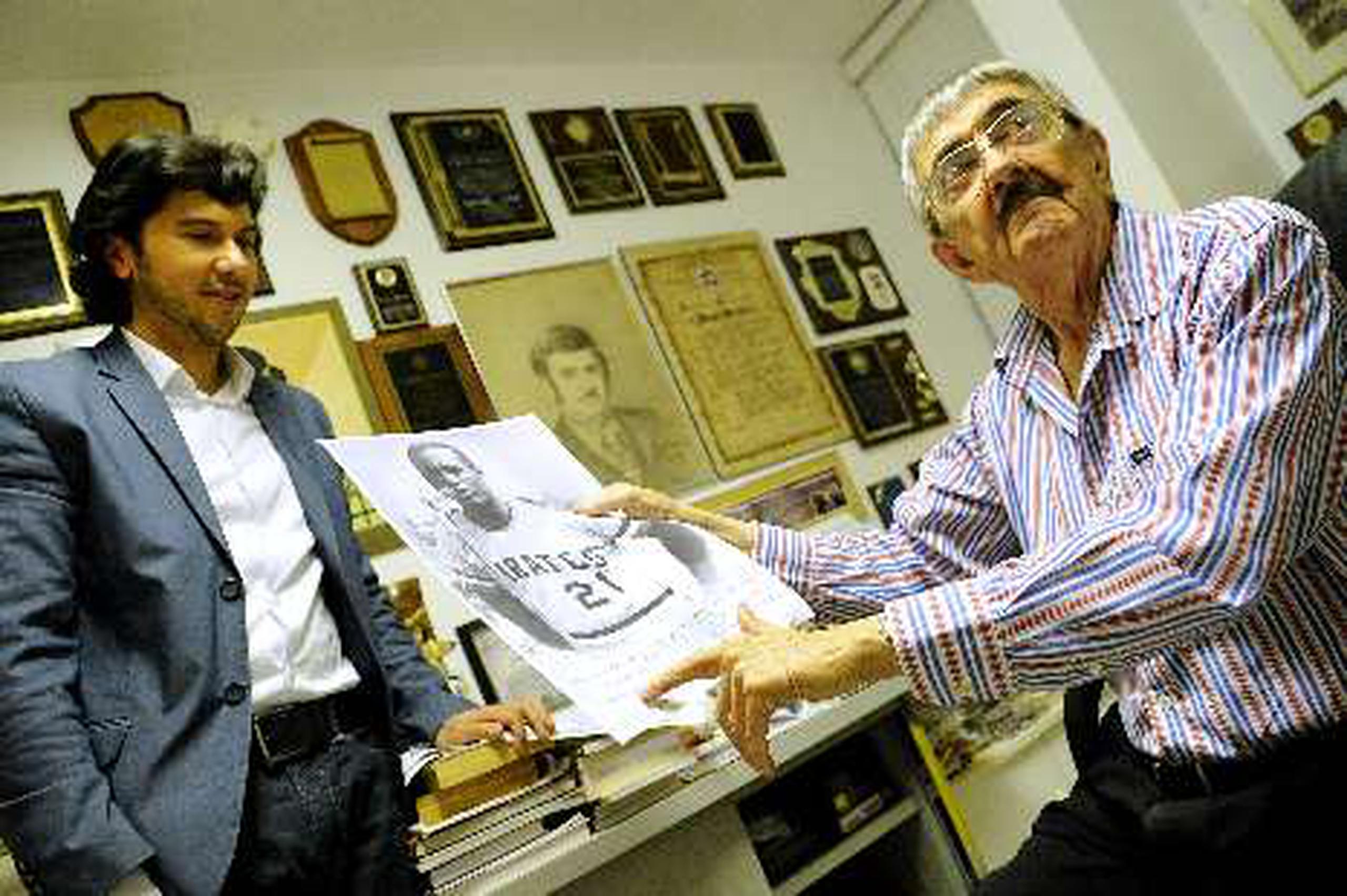 En su primer encuentro cara a cara, el periodista   Ramiro Martínez le detalló  al actor Manuel Morán  muchos episodios sobre la vida de Roberto Clemente.