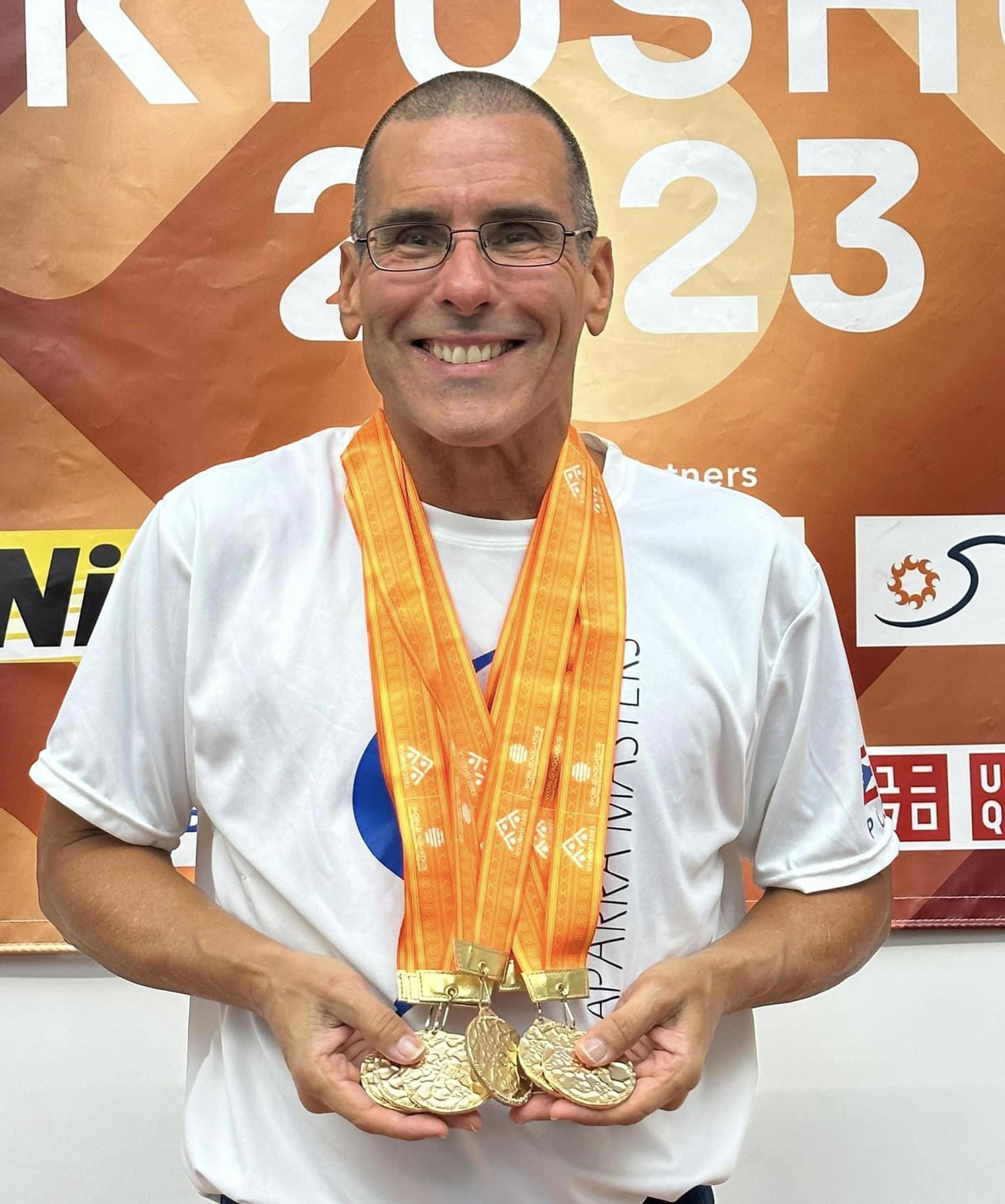 Arnaldo Pérez obtuvo seis medallas de oro.
