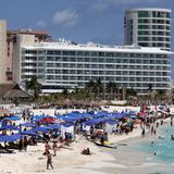 Estados Unidos emite alerta por disputas de taxistas en Cancún