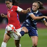Mujeres futbolistas abren una nueva era de activismo olímpico