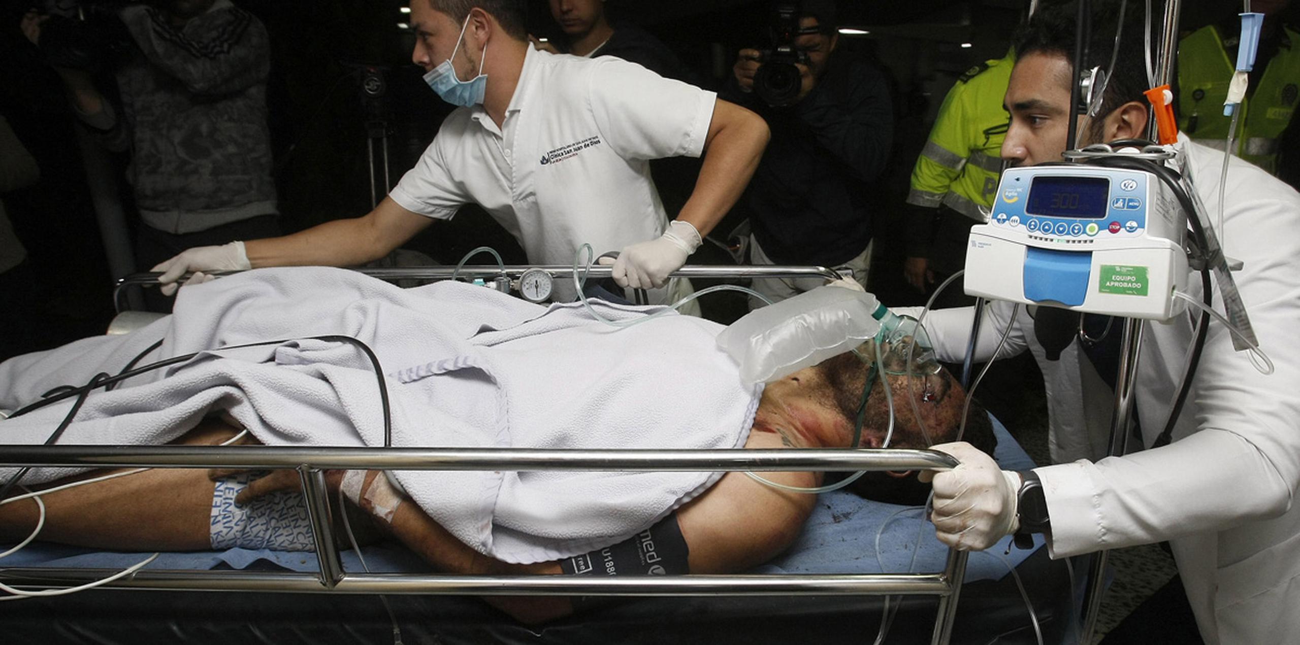 El futbolista brasileño Alan Ruschel es el primer superviviente del accidente del avión que transportaba al equipo de fútbol Chapecoense, que se estrelló anoche cuando se aproximaba al aeropuerto José María Córdoba de la ciudad colombiana de Medellín. (EFE)