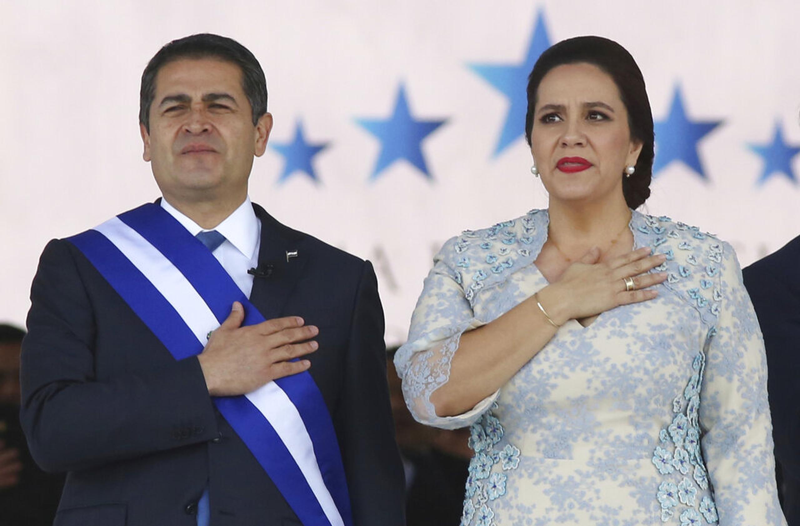 Juan Orlando Hernandez, presidente de Honduras, y la primera dama Ana García.