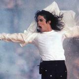 Muestran fotos inéditas del cuarto donde murió Michael Jackson hace 10 años