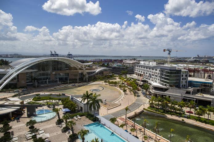 Vista del Centro de Convenciones de Puerto Rico en San Juan.