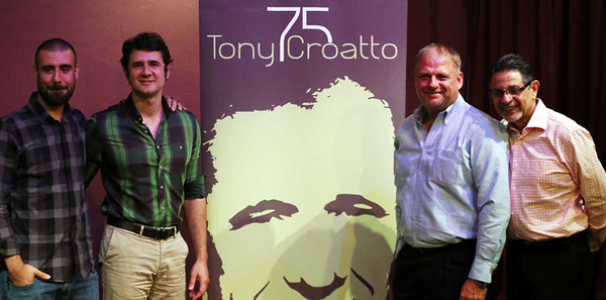 Ale, Hermes y Alejandro Croatto, junto a Silverio Pérez, durante la presentación del concierto en conmemoración de Tony Croatto. (Archivo)