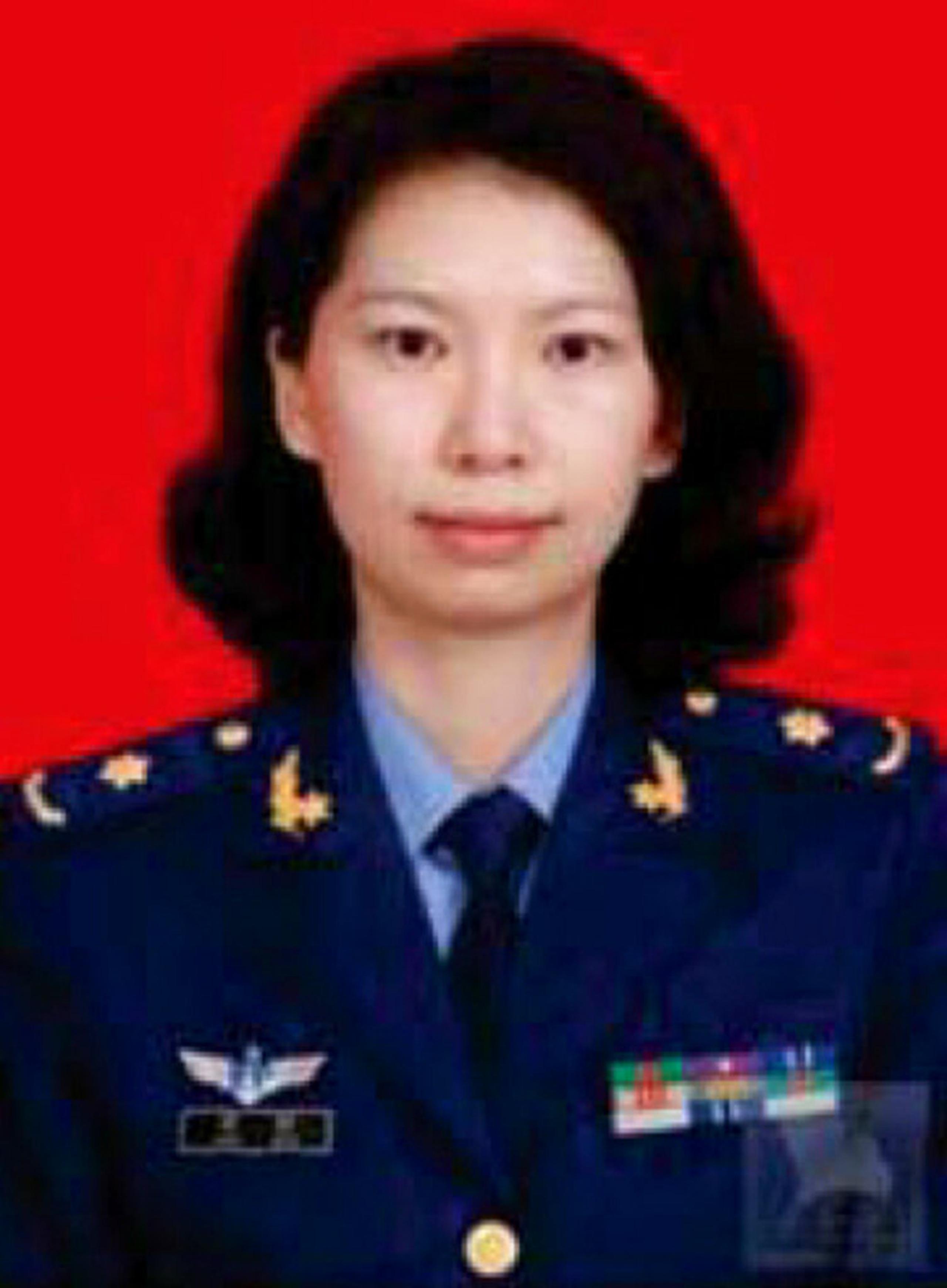 Esta foto sin fecha facilitada por el Departamento de Justicia de Estados Unidos muestra a Juan Tang en uniforme militar de Ejército de Liberación Popular de China.