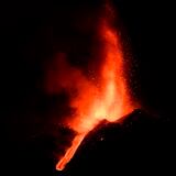 Volcán Etna hace erupción por octava vez desde el 16 de febrero