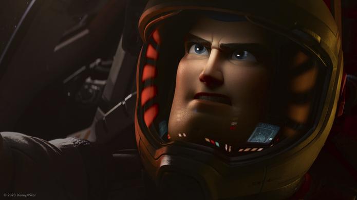 El actor da voz al mítico Buzz Lightyear en la película de Pixar que imagina la vida del astronauta que inspiró al famoso muñeco de “Toy Story”.