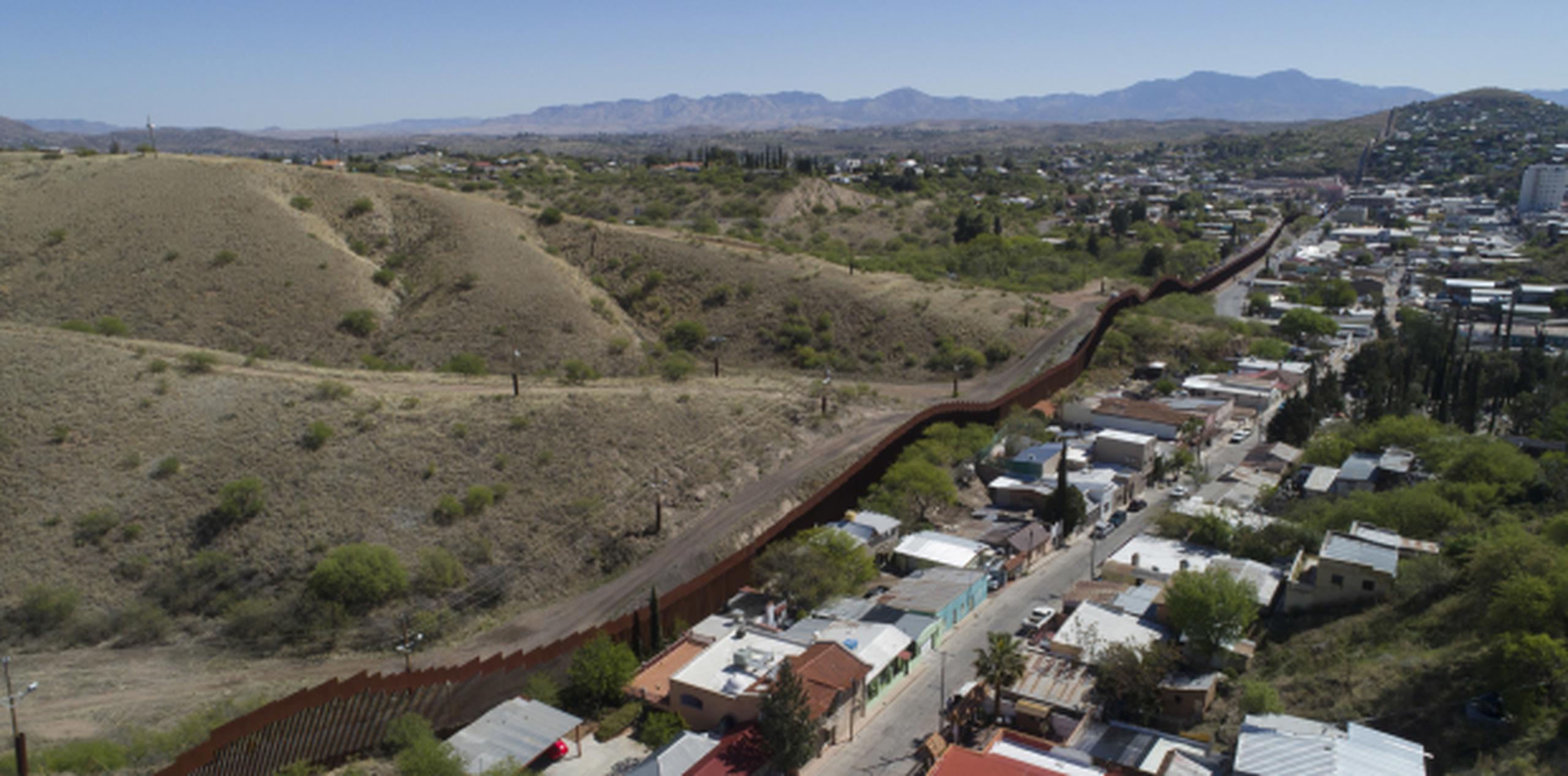Trump ha prometido construir el muro y obligar a México a que pague por él. (AP / Brian Skoloff)