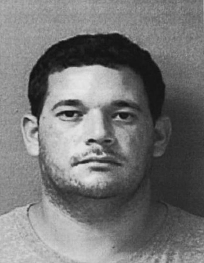 Carlos B. Román Domenech, de 29 años, fue acusado por violencia doméstica contra su actual pareja, maltrato de menores y de animales.