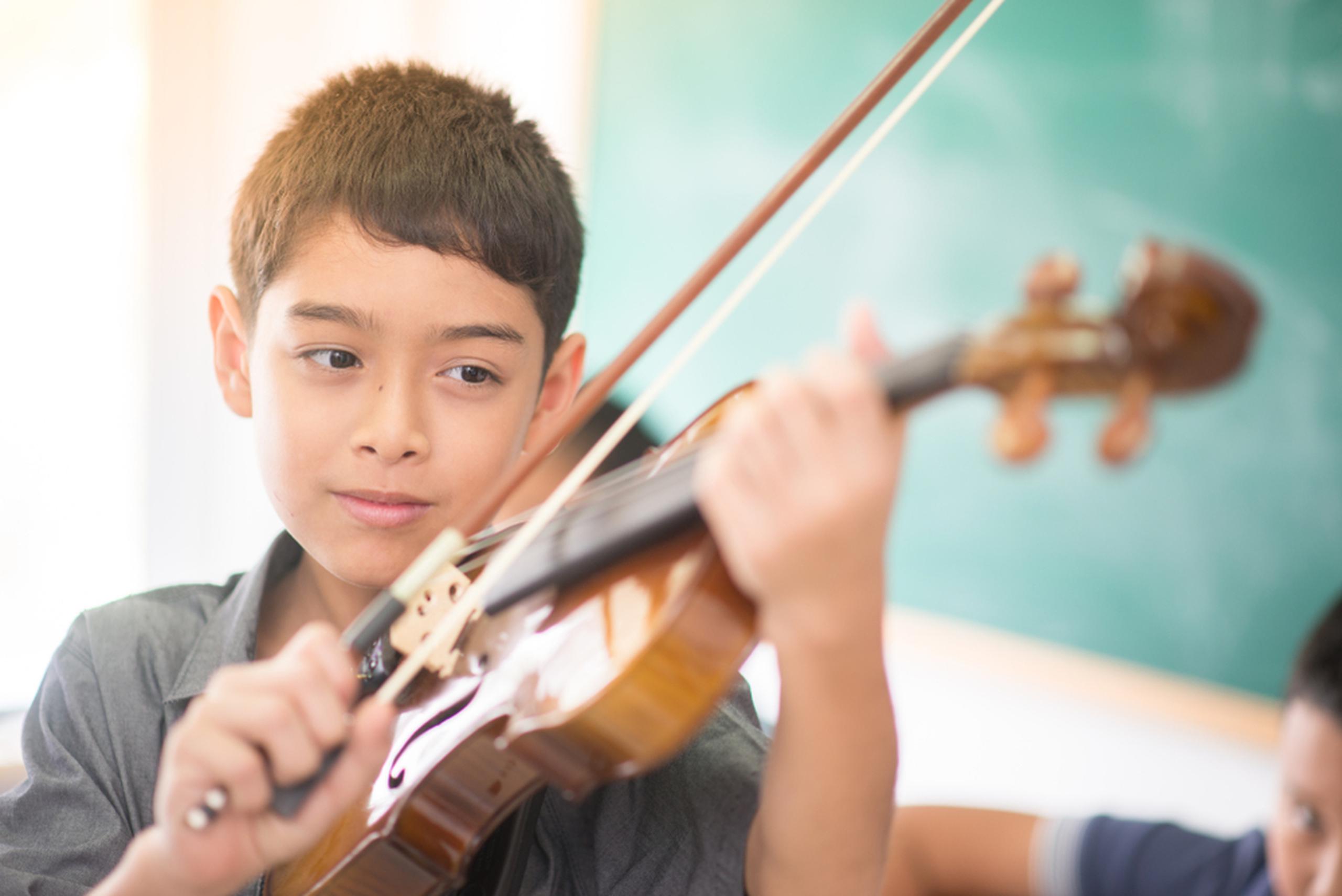 El Taller de Cuerdas APAOSS es un evento educativo intensivo en donde jóvenes violinistas, violistas, chelistas y contrabajistas de diversos pueblos de Puerto Rico.