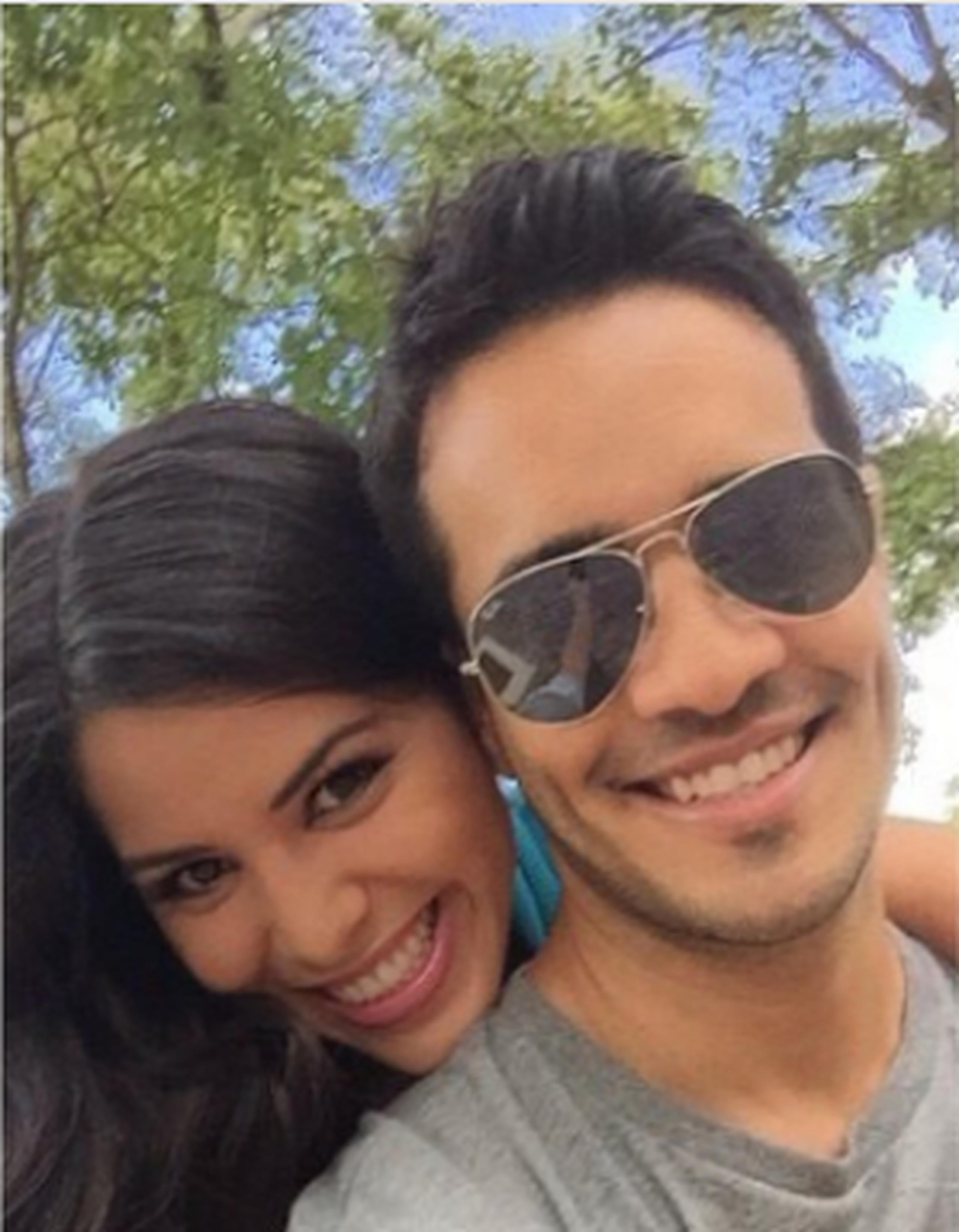 En su cuenta de Instagram, la reportera del tiempo de la cadena Telemundo en Los Ángeles compartió dos imágenes en las que aparece junto a su esposo.