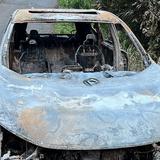 Hallan quemado vehículo similar al de gatilleros que asesinaron un hombre en la Placita de Santurce