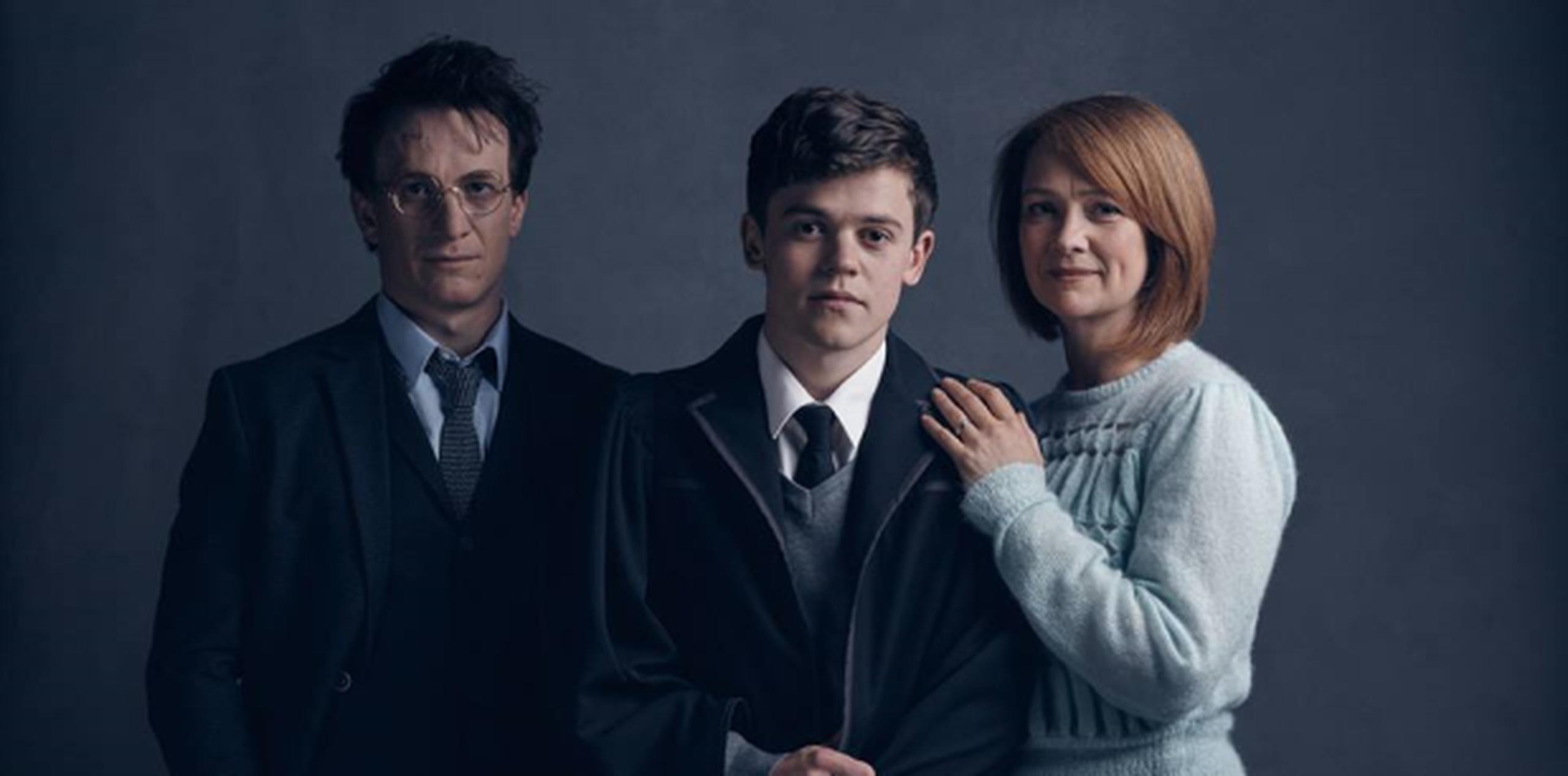 En tres de ellas aparecen en solitario Harry (Jamie Parker), su esposa Ginny (Poppy Miller) y uno de los hijos de ambos, Albus Severus (Sam Clemmett). (Facebook)