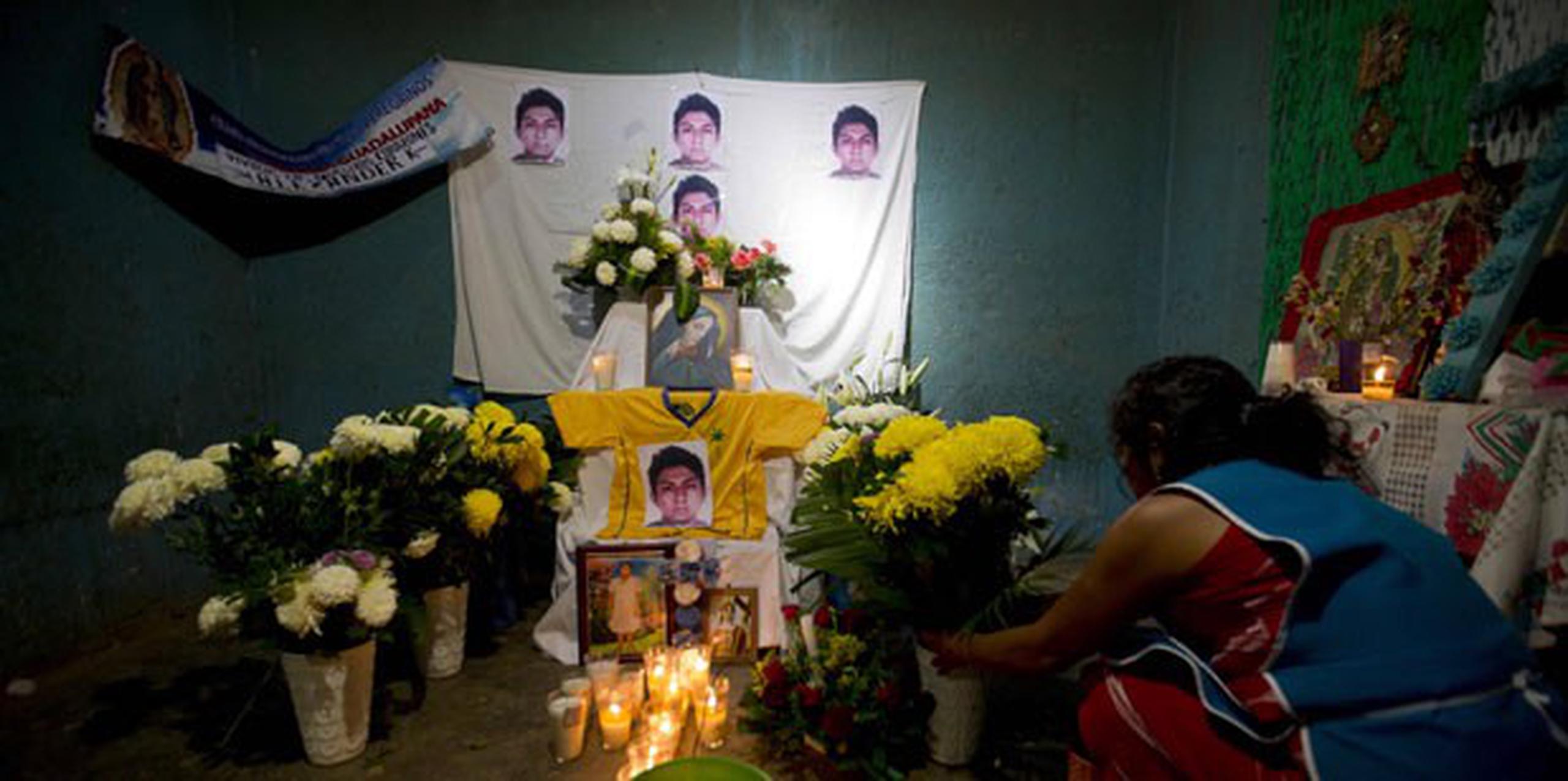 Alexander Mora es la primera víctima identificada genéticamente. (AP Photo/Eduardo Verdugo)