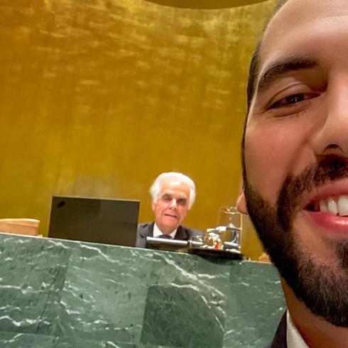Este presidente latino se guilla tomándose un selfie en la ONU