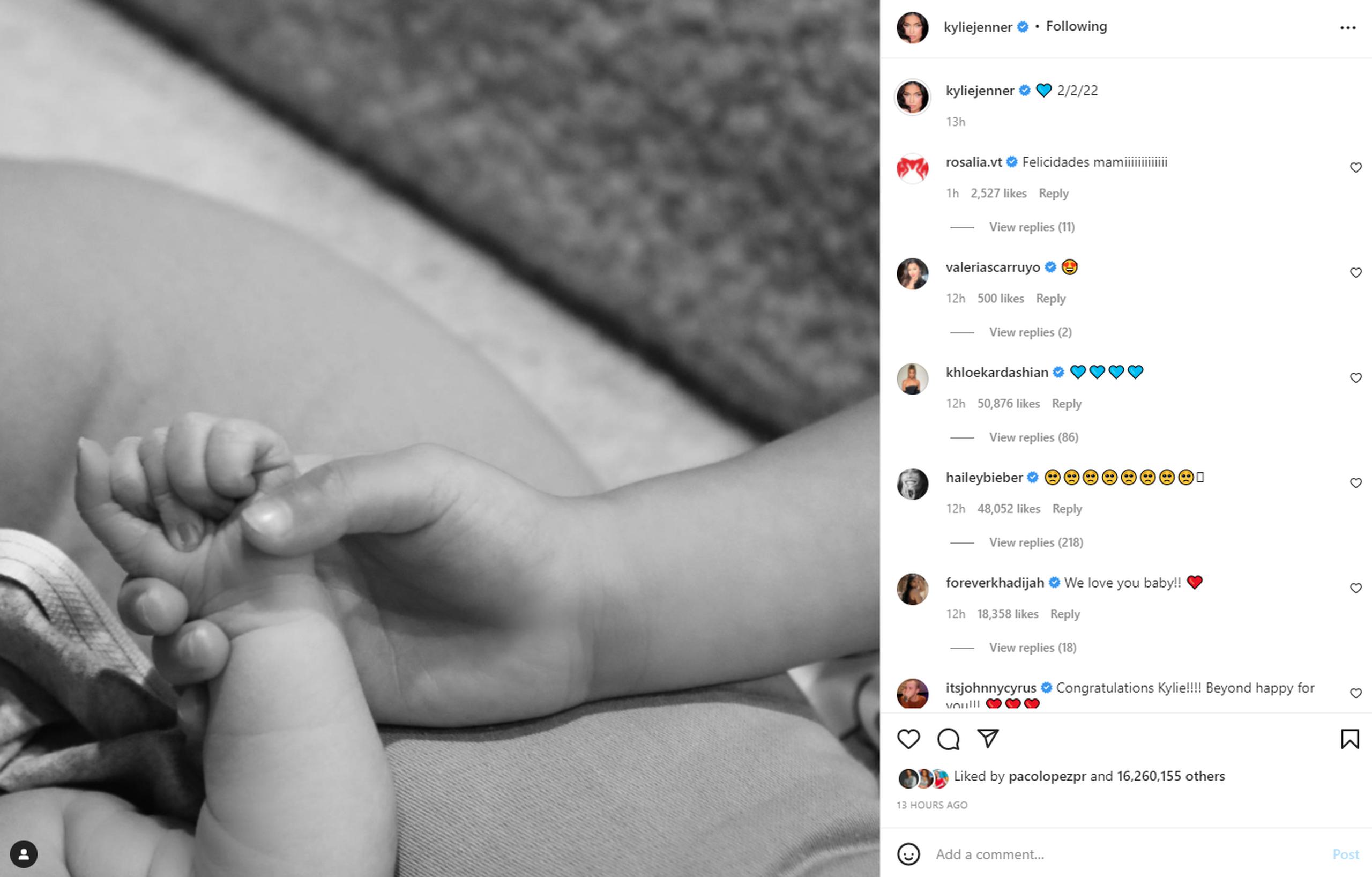 Kylie Jenner anuncia su embarazo en Instagram.