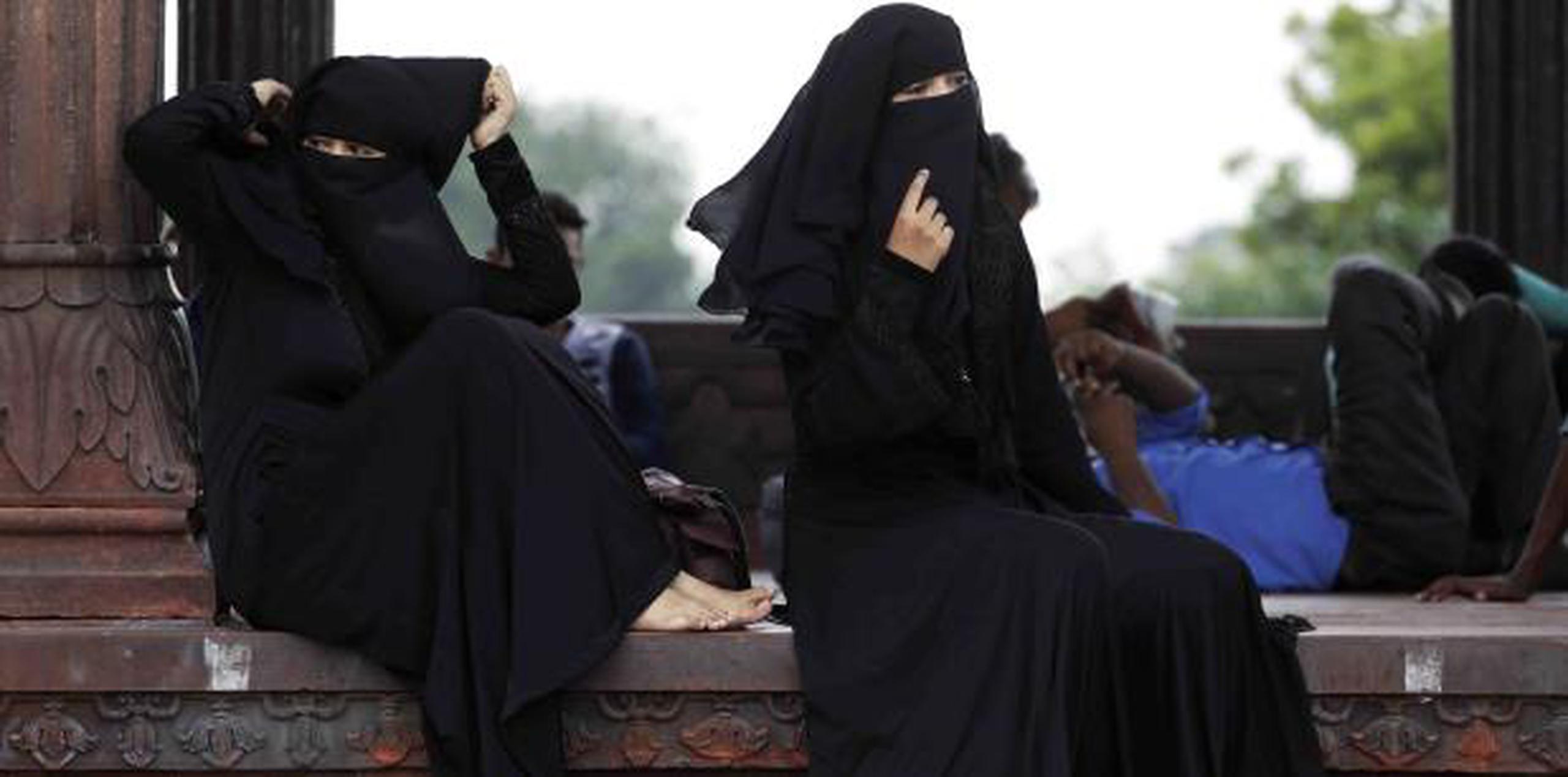 La Corte Suprema determinó que la práctica del "triple talaq" viola los derechos constitucionales de las mujeres musulmanas. (AP)