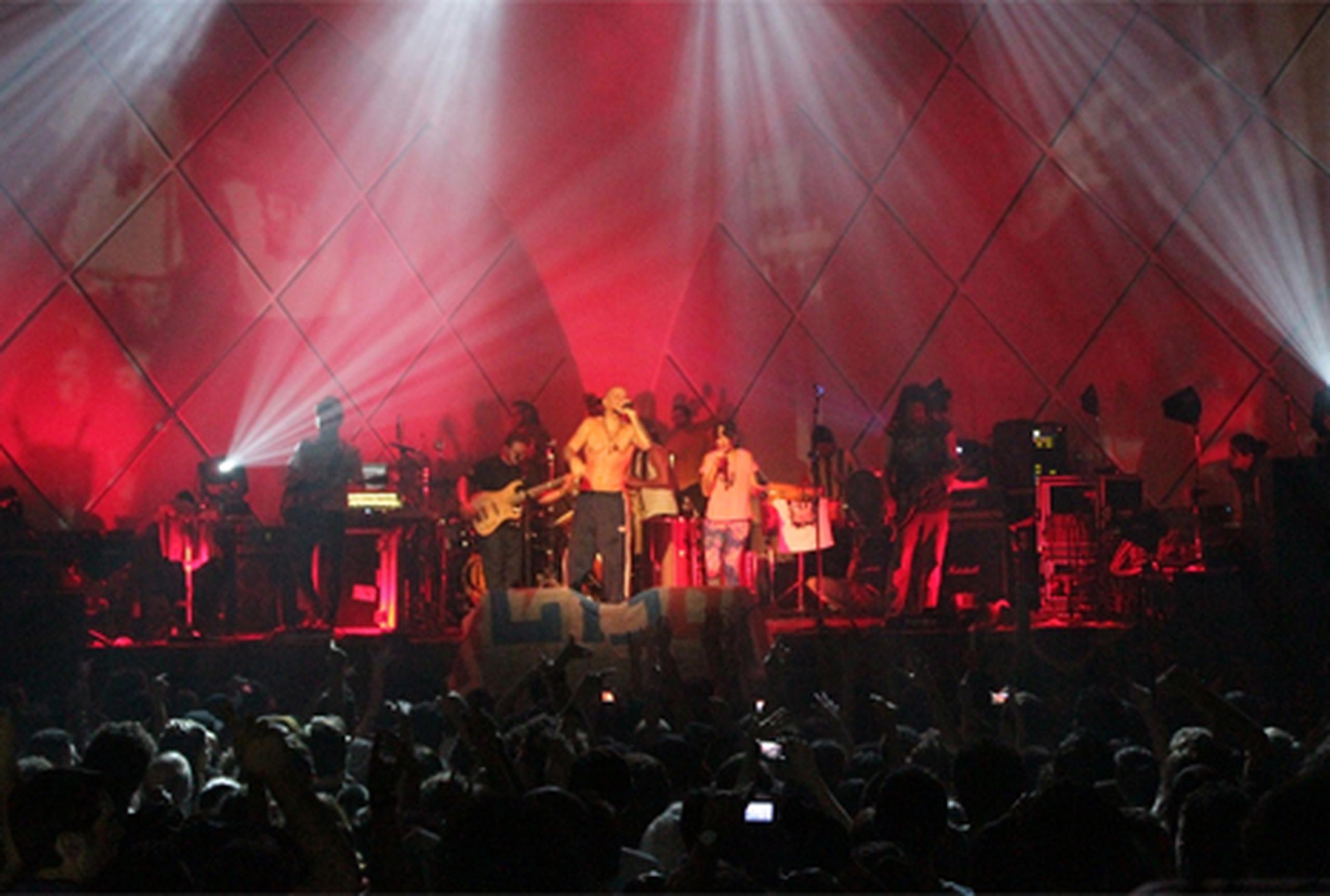La agrupación boricua abrió el show con Vamo’a portarnos mal, encendiendo a la fanaticada de Sao Paulo. (Suministrada)
