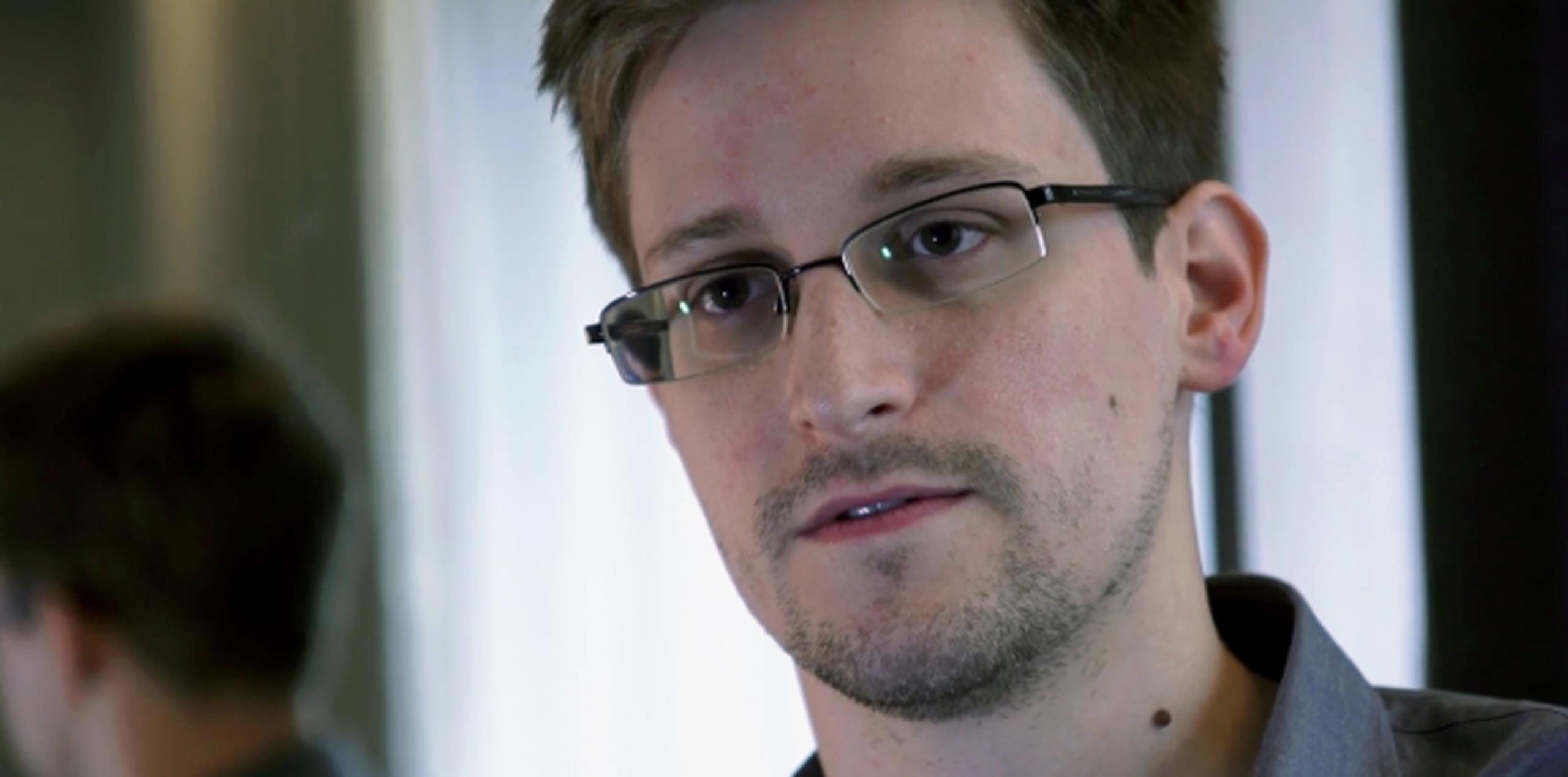 Edward Snowden es buscado por filtrar datos de ciberespionaje en Estados Unidos. (EFE)(AP)
