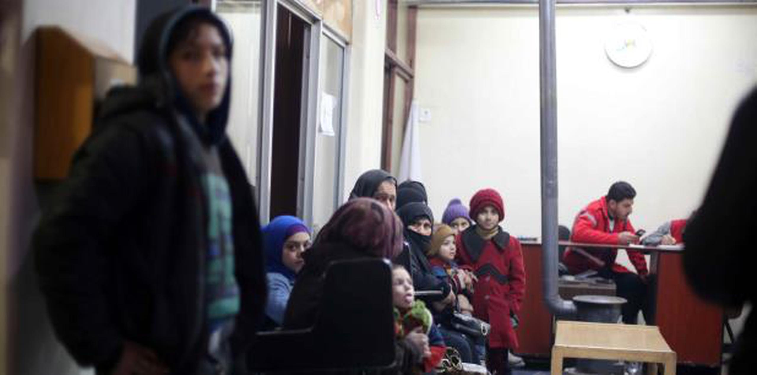 Miles de miembros del Estado Islámico y sus familias están en campos y centros de detención en el norte de Siria. (Archivo)