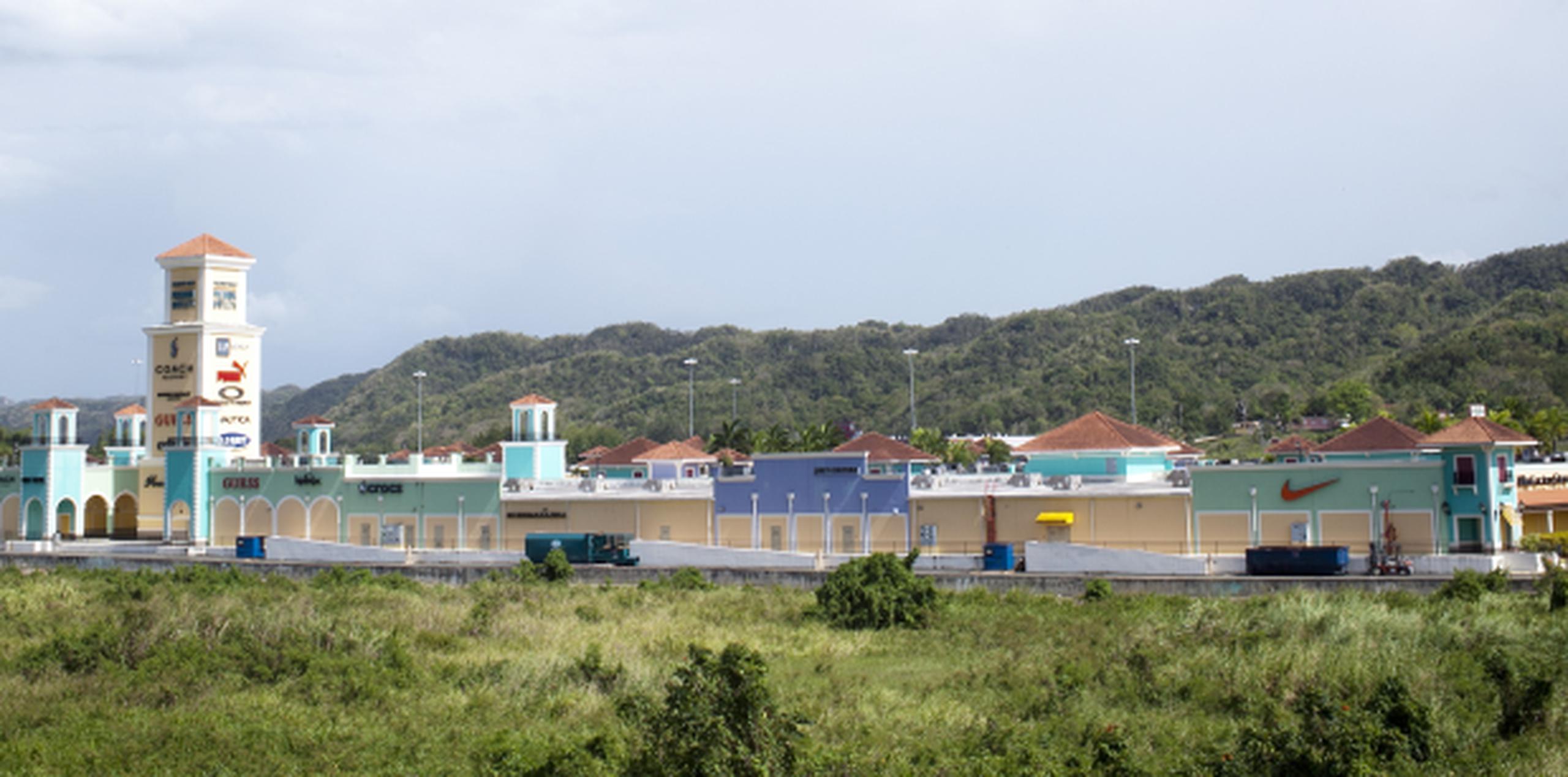 Outlets de reabrirán la semana que viene Primera Hora