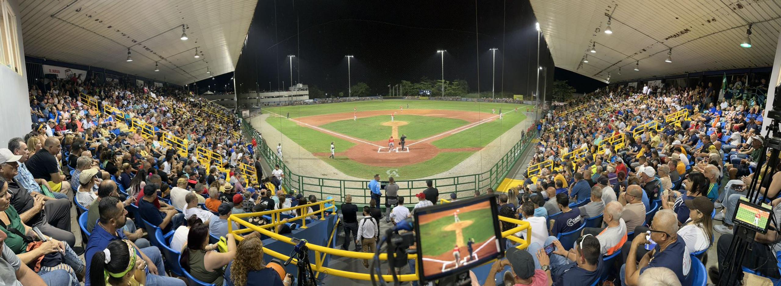 En las afueras del Estadio Juan ‘Cheo’ López de Camuy ocurrieron incidentes que la Federación de Béisbol de Puerto Rico investiga.