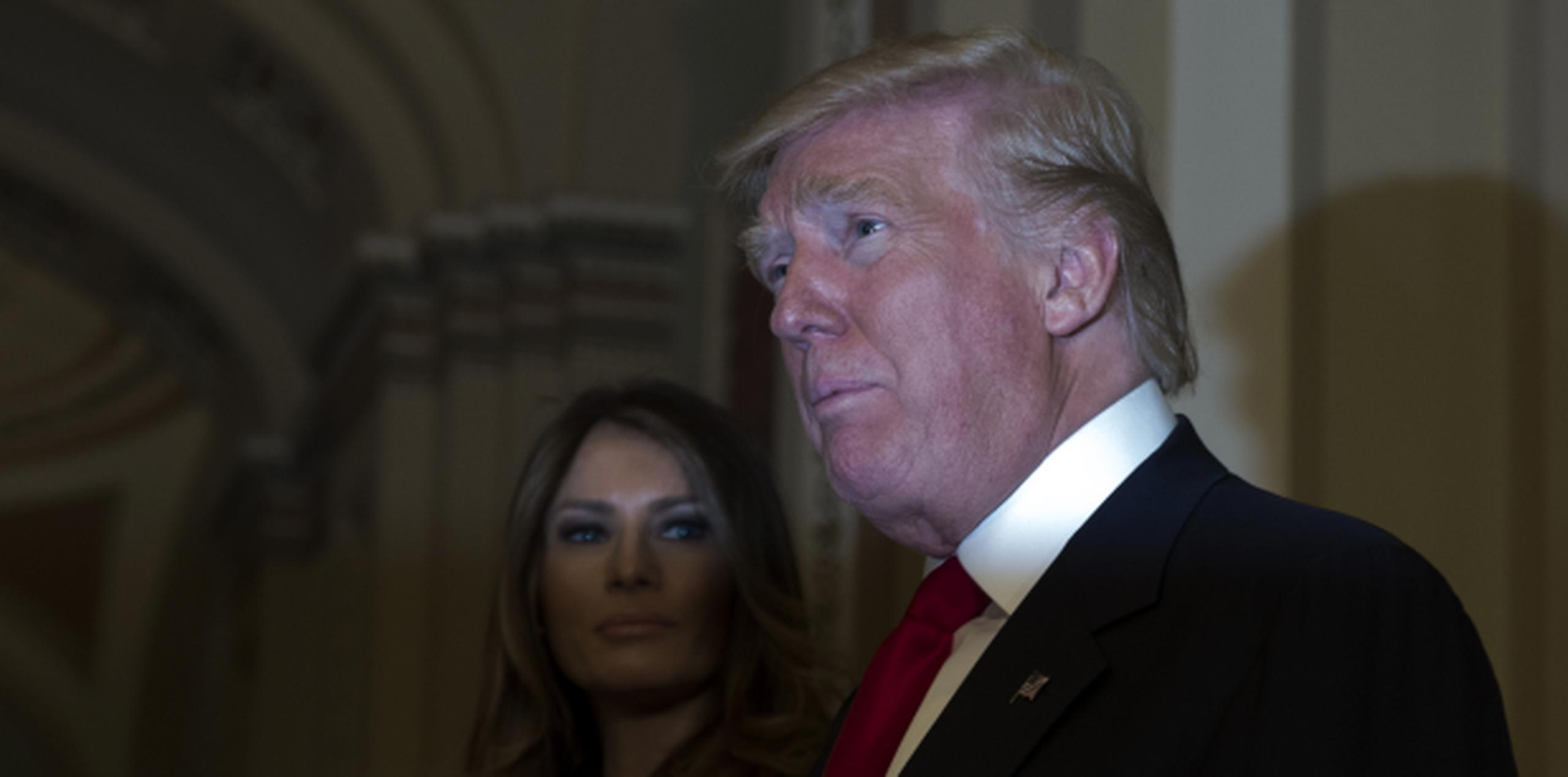 El presidente electo Donald Trumo y su esposa Melania Trump. (AP / Molly Riley)