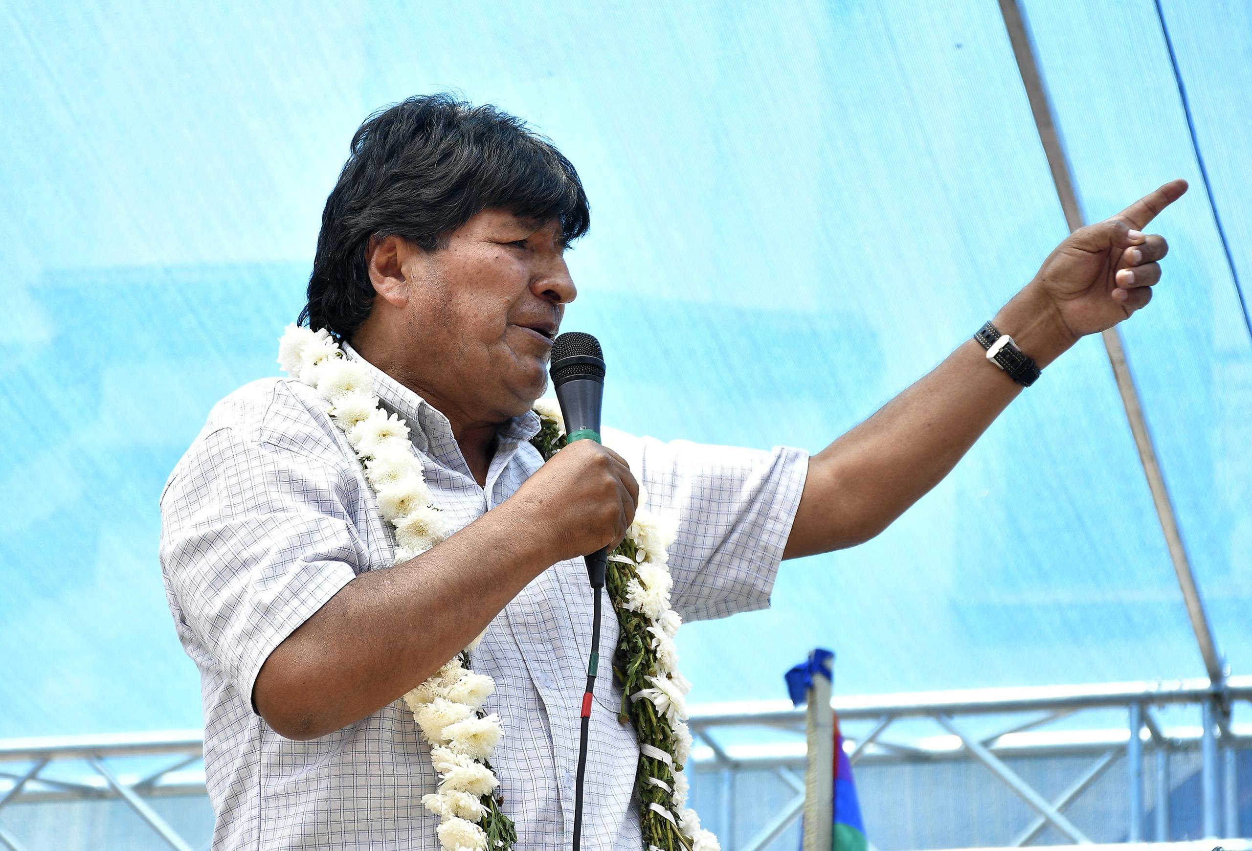 El expresidente de Bolivia, Evo Morales, es el presidente de uno de los clubes involucrados en un partido de fútbol en el que se jugó la friolera de 132 minutos luego de que los árbitros agregaran 42 minutos.