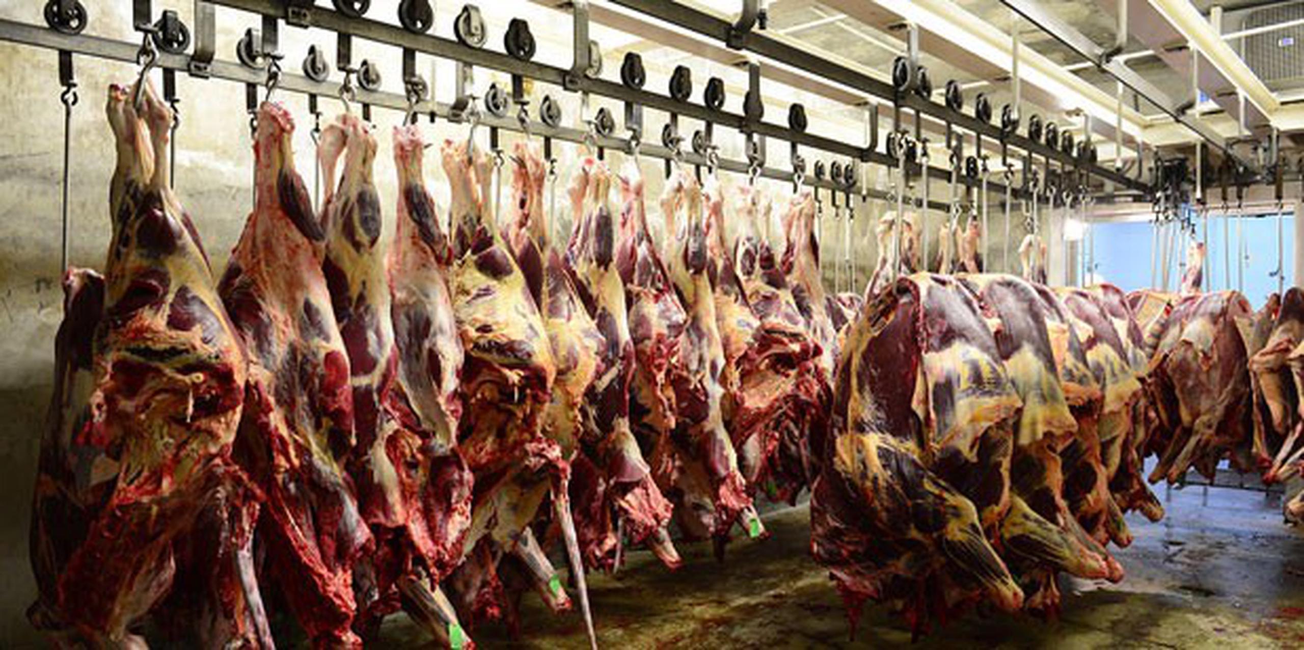 La producción local es tan baja que se tiene que importar el 90 % de la carne de vaca que se consume y casi la misma cifra de cerdo. (Archivo)