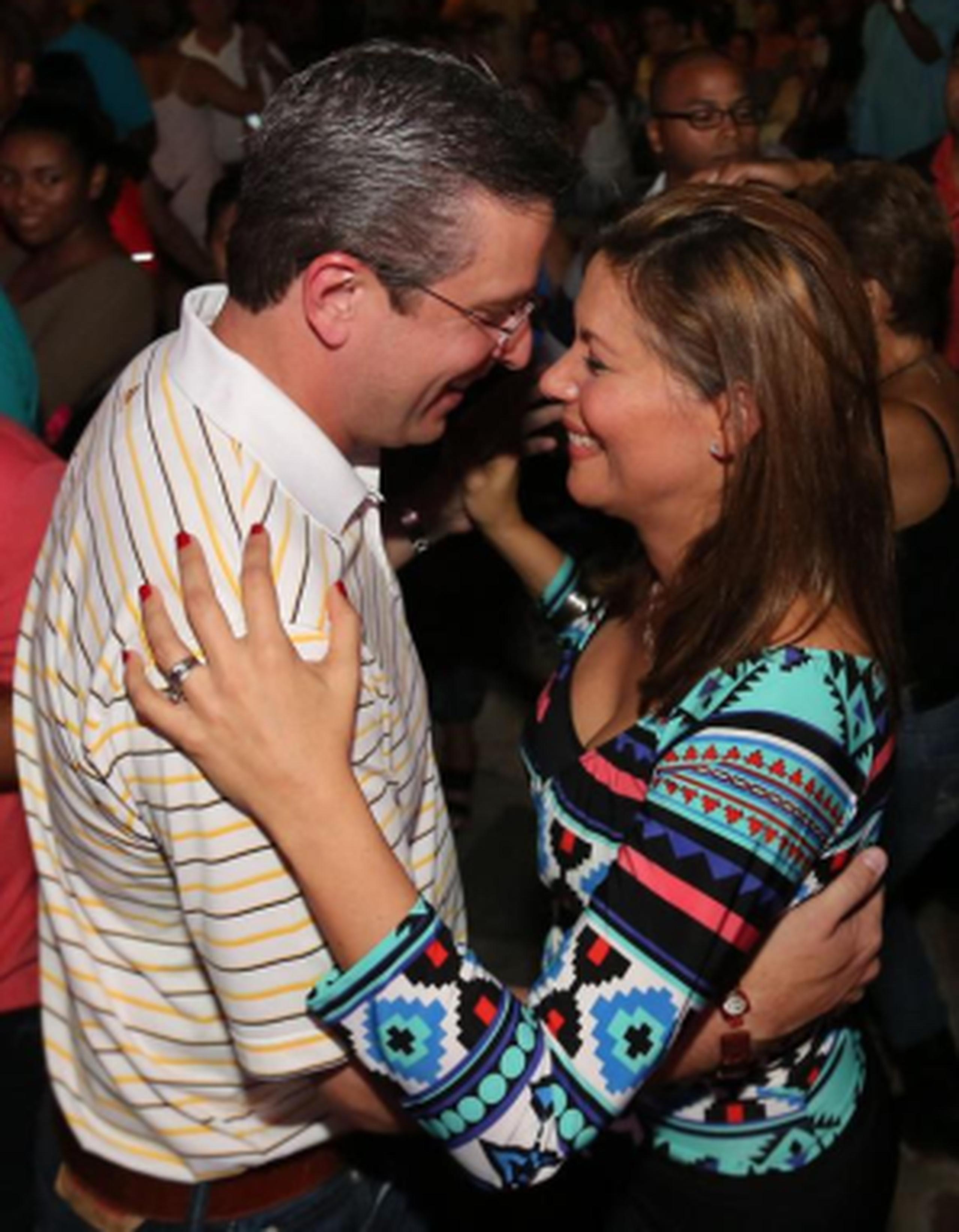 El gobernador Alejandro García Padilla, junto a su esposa, Wilma Pastrana. (Twitter)