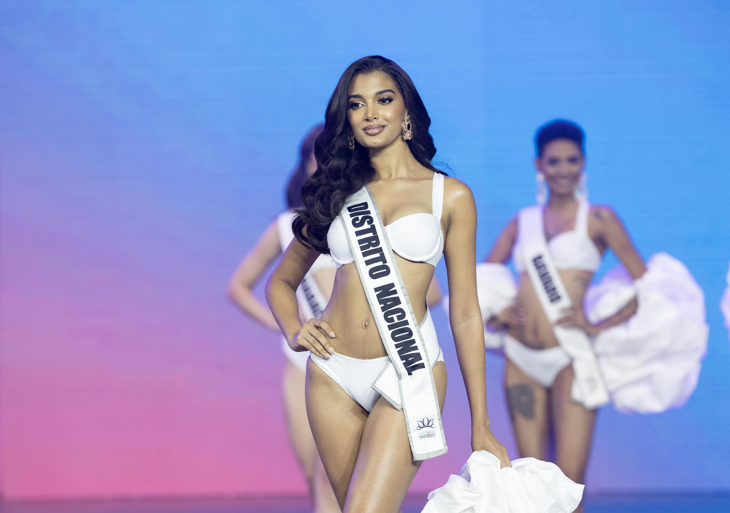 Celinee Santos, candidata del Distrito Nacional y de 24 años, fue elegida como nueva Miss República Dominicana 2024 después de vencer a 17 concursantes.