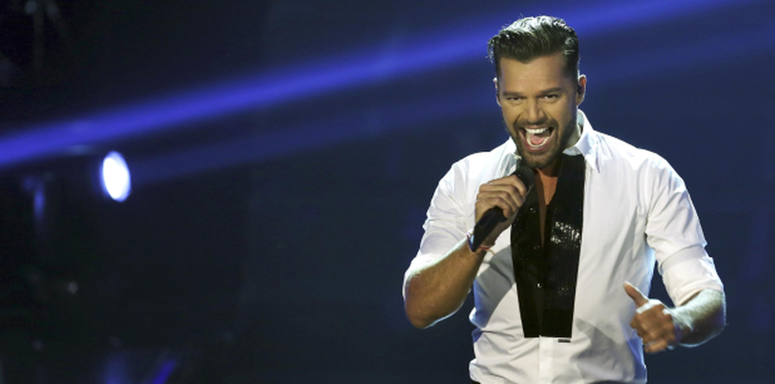 Ricky Martin no suelta a sus gemelos Primera Hora