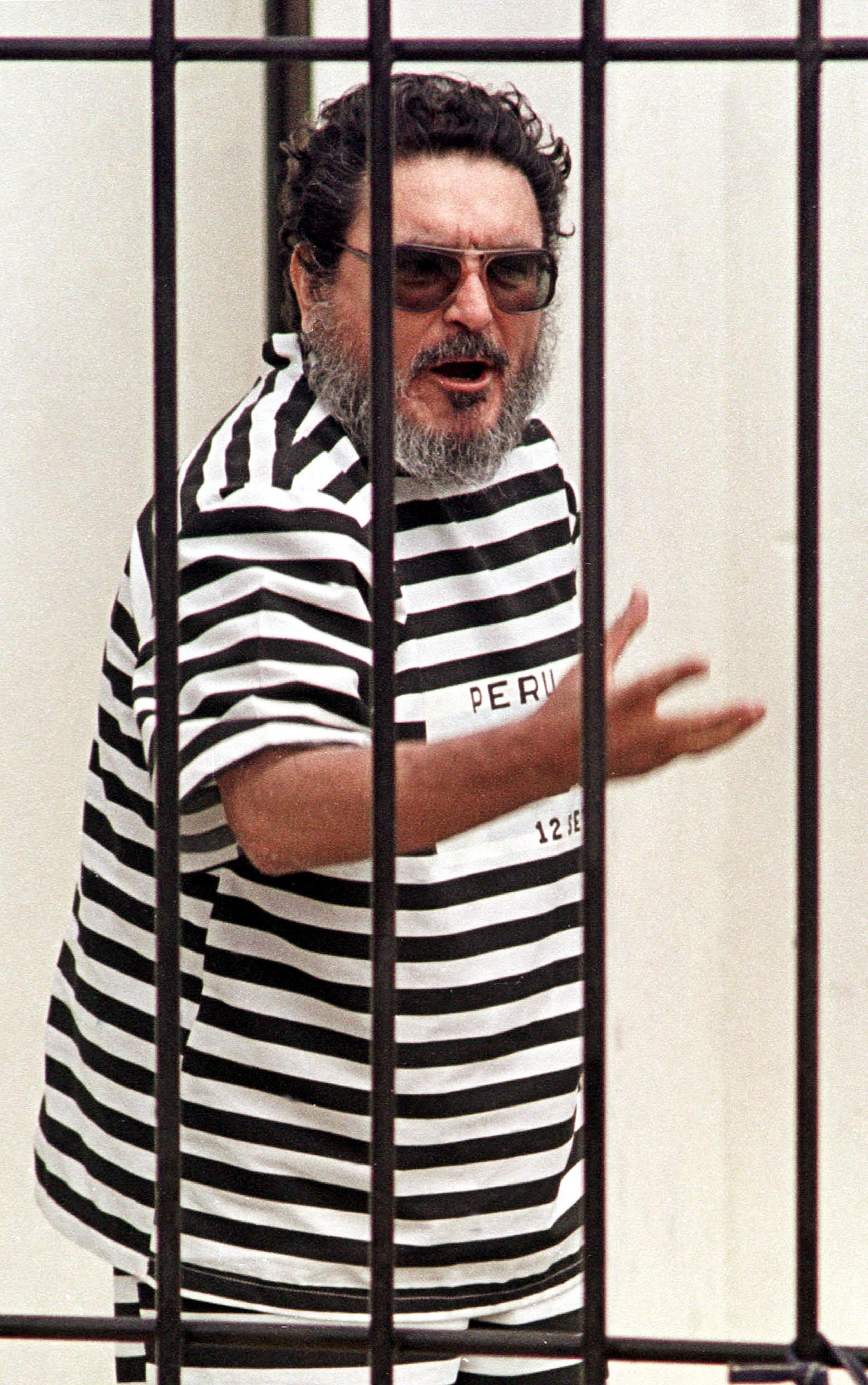 Guzmán cumplía su sentencia en una cárcel construida especialmente para él y otros miembros de Sendero Luminoso.