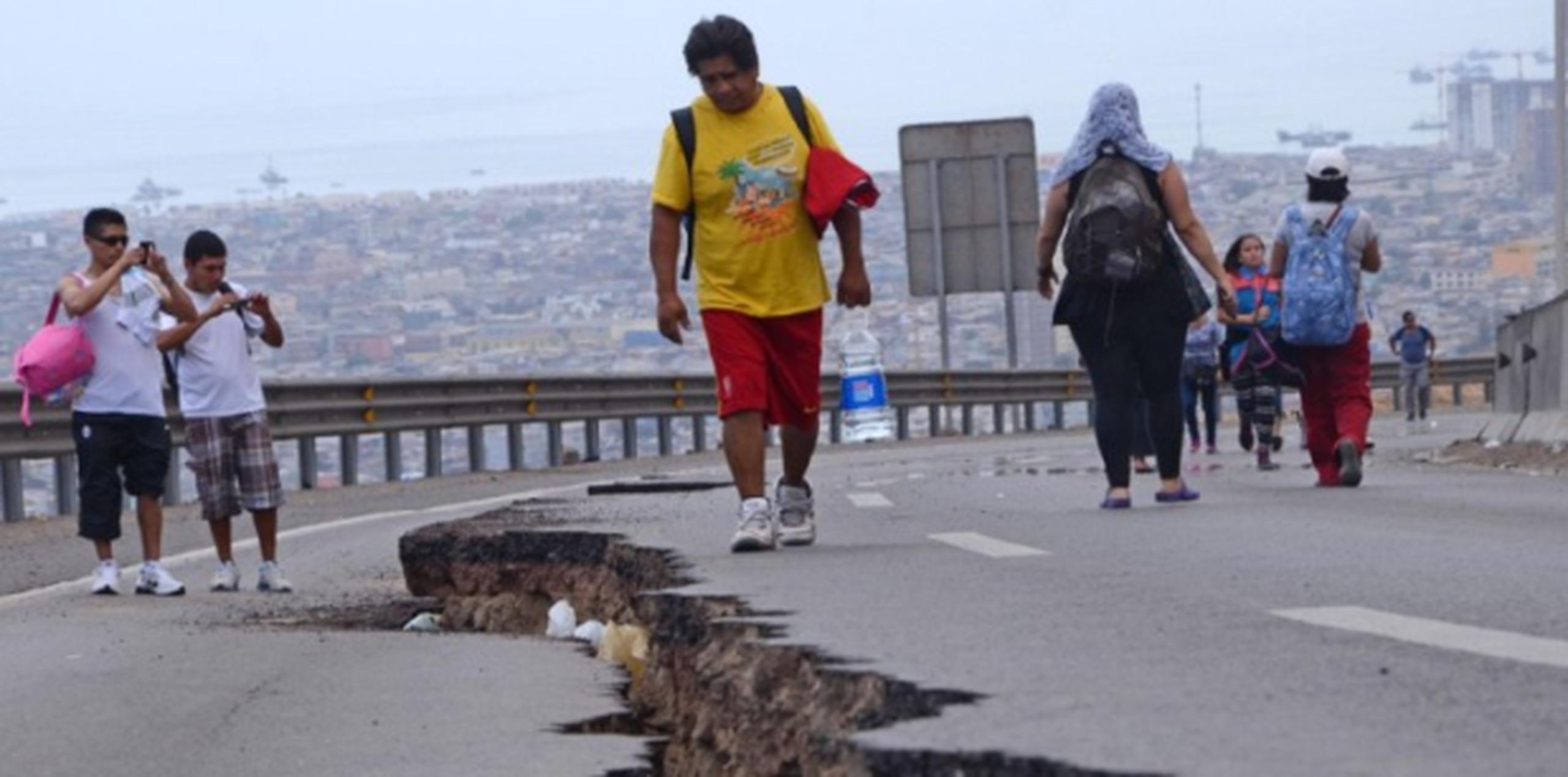 Un terremoto de magnitud 8.2 afectó el martes a Arica e Iquique, al norte de Chile, y le siguió un tsunami con olas que no superaron los 2.5 metros. (AP)