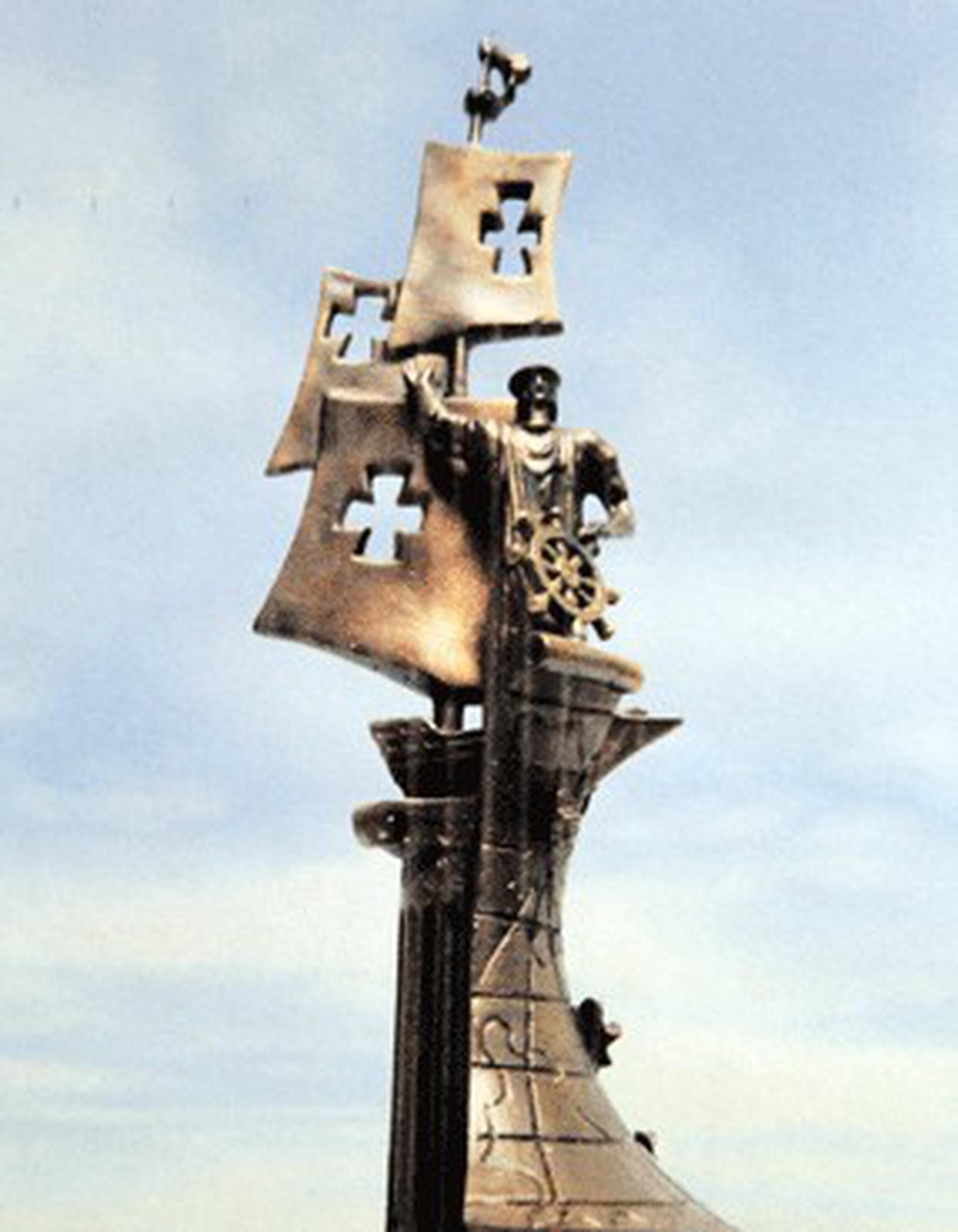 A tan sólo unos metros de la costa se levantará una estatua de 90 metros de altura y 600 toneladas de peso, obra del veterano escultor ruso Zurab Tsereteli. (Archivo)