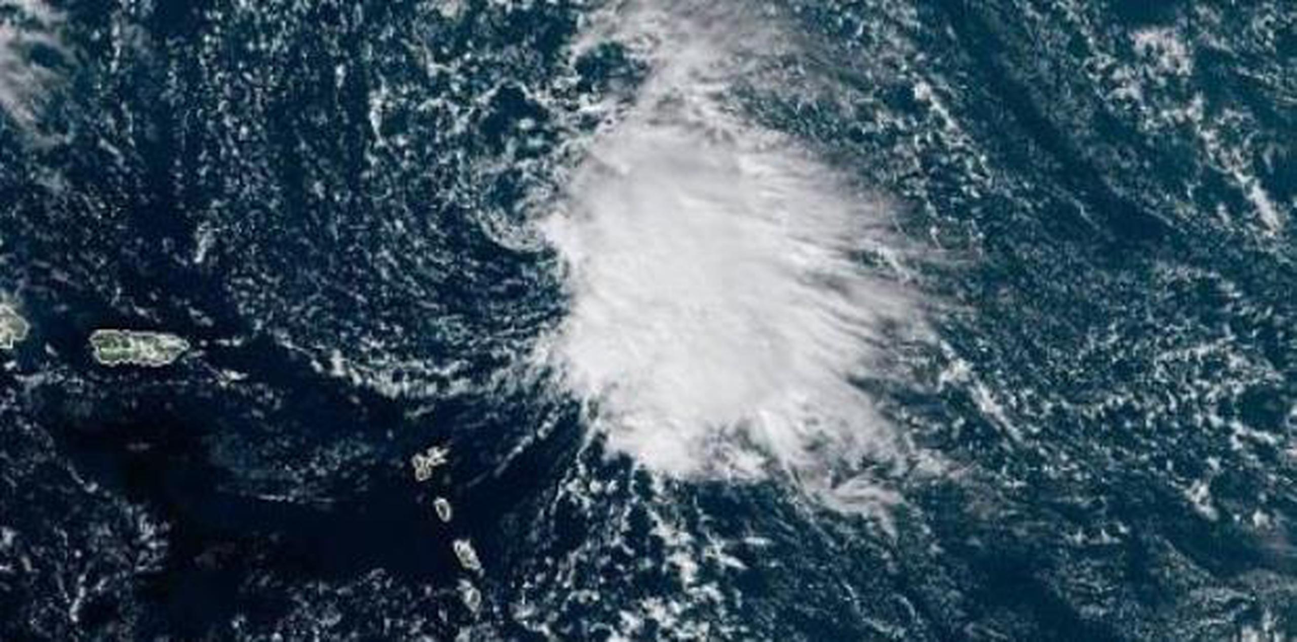 Imagen de satélite en la que se ve Puerto Rico y la tormenta Sebastián. (Captura / NOAA)