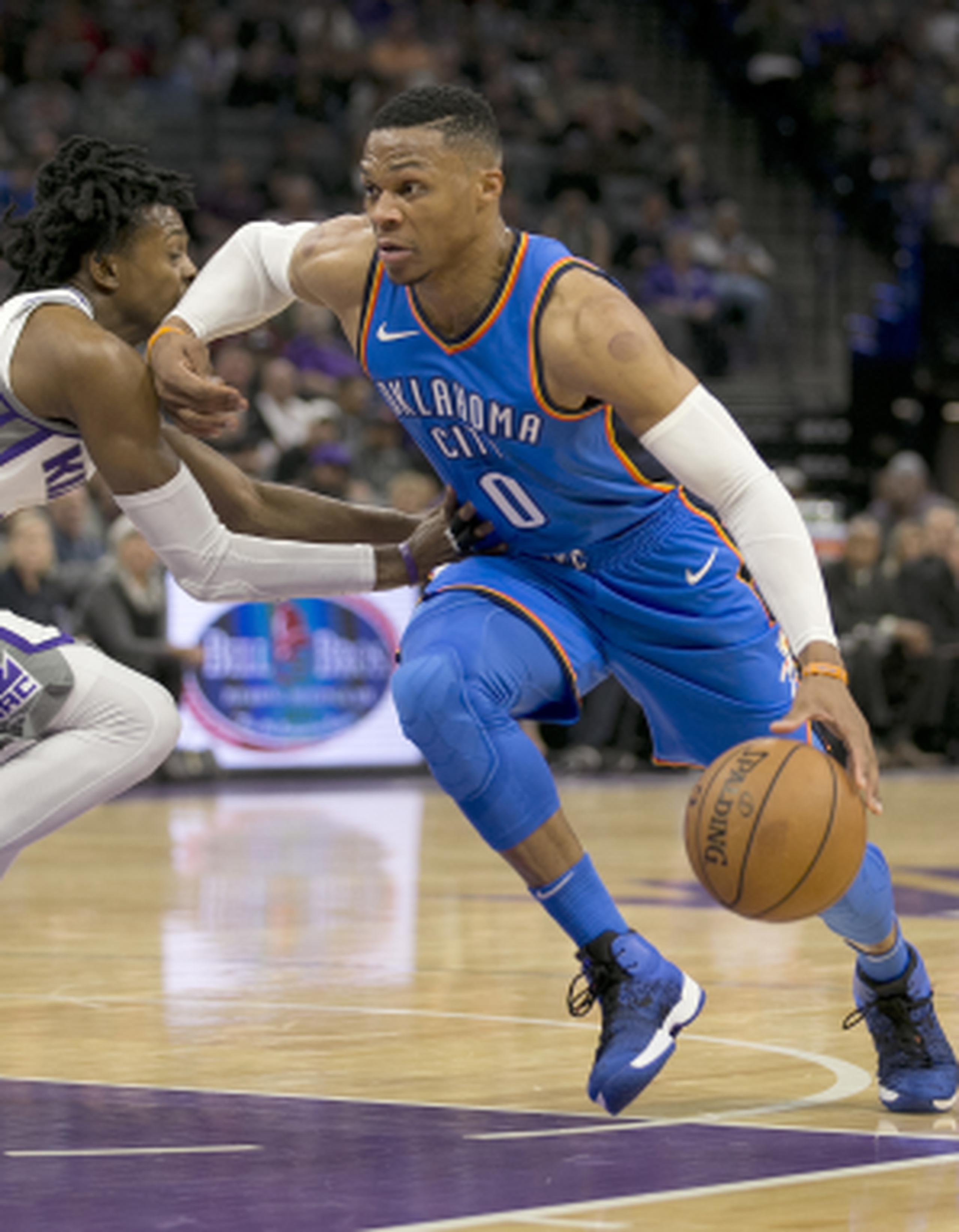 La NBA retiró una falta flagrante que se marcó contra Russell Westbrook en el duelo del Thunder contra los Kings. (AP/Rich Pedroncelli)

