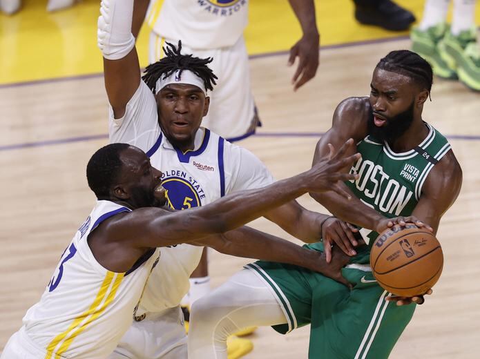 La defensa de los Warriors, encabezada por Draymond Green, impidió que los Celtics pudieron remontar en el segundo partido de la Serie Final.