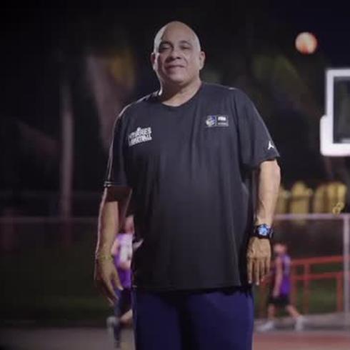 Wichi Ruiz, un coach que entrega su corazón para que los niños echen pa'lante
