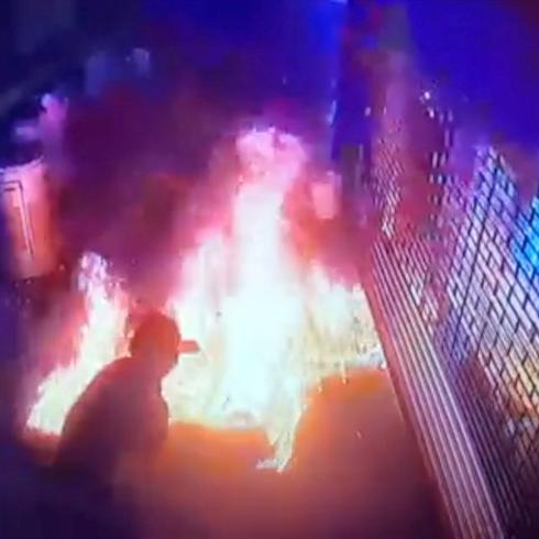 Hombre prende restaurante en fuego y sucedió lo inesperado