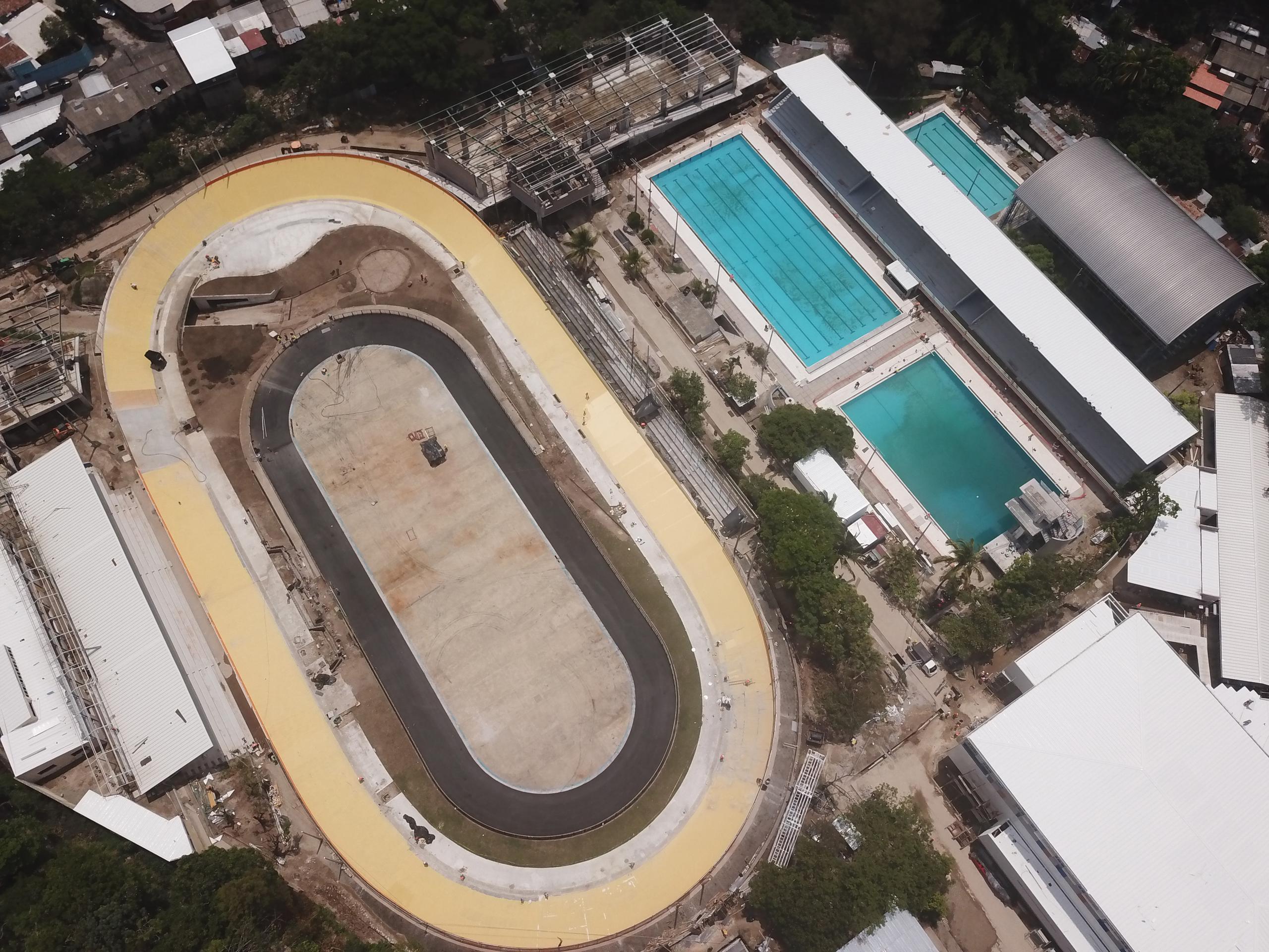 Fotografía aérea del Complejo Deportivo El Polvorín, una de las sedes deportivas de los XXIV Juegos Centroamericanos y del Caribe San Salvador 2023, el 8 de junio de 2023, en San Salvador (El Salvador). 
