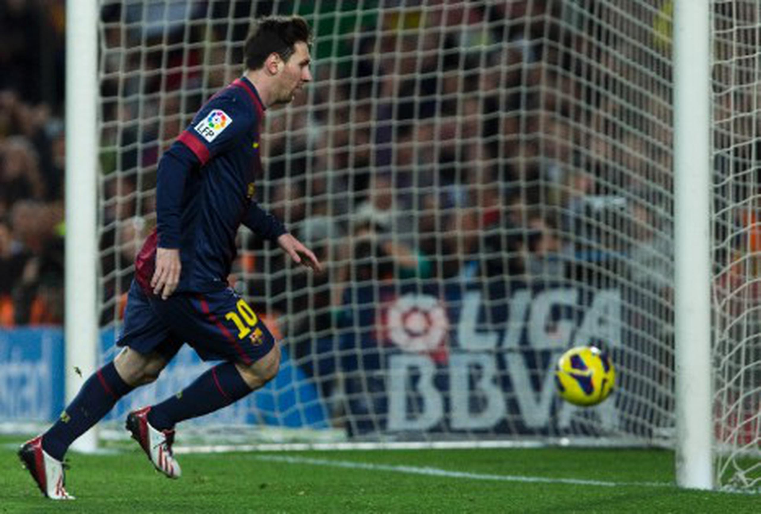El argentino, Leo Messi, agrandó su récord anual con dos goles ante el Atlético de Madrid. (AP/Bernat Armangue)