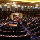 Debate sobre el estímulo de $1,400 y aumento del salario mínimo llega al Senado 
