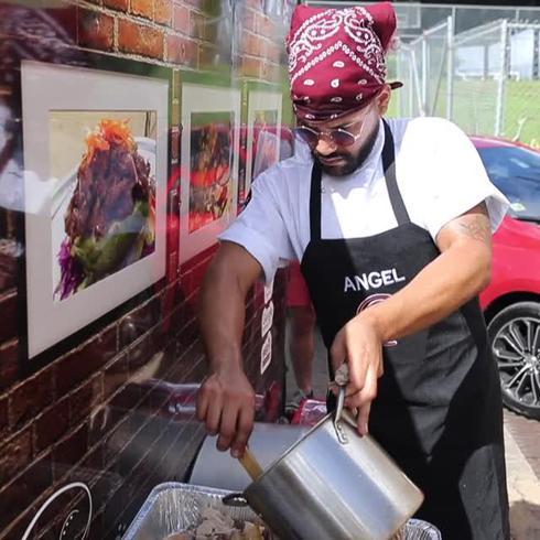 Los "Chefs de la Calle" alimentan a los boricuas sin comida en Thanksgiving