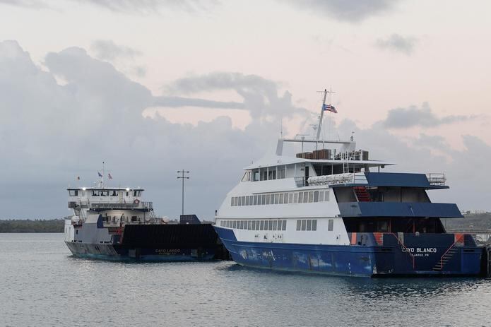 Actualmente la embarcación Isla Bonita es la única que  realiza viajes hacia las islas municipios de Vieques y Culebra desde el terminal de Ceiba.