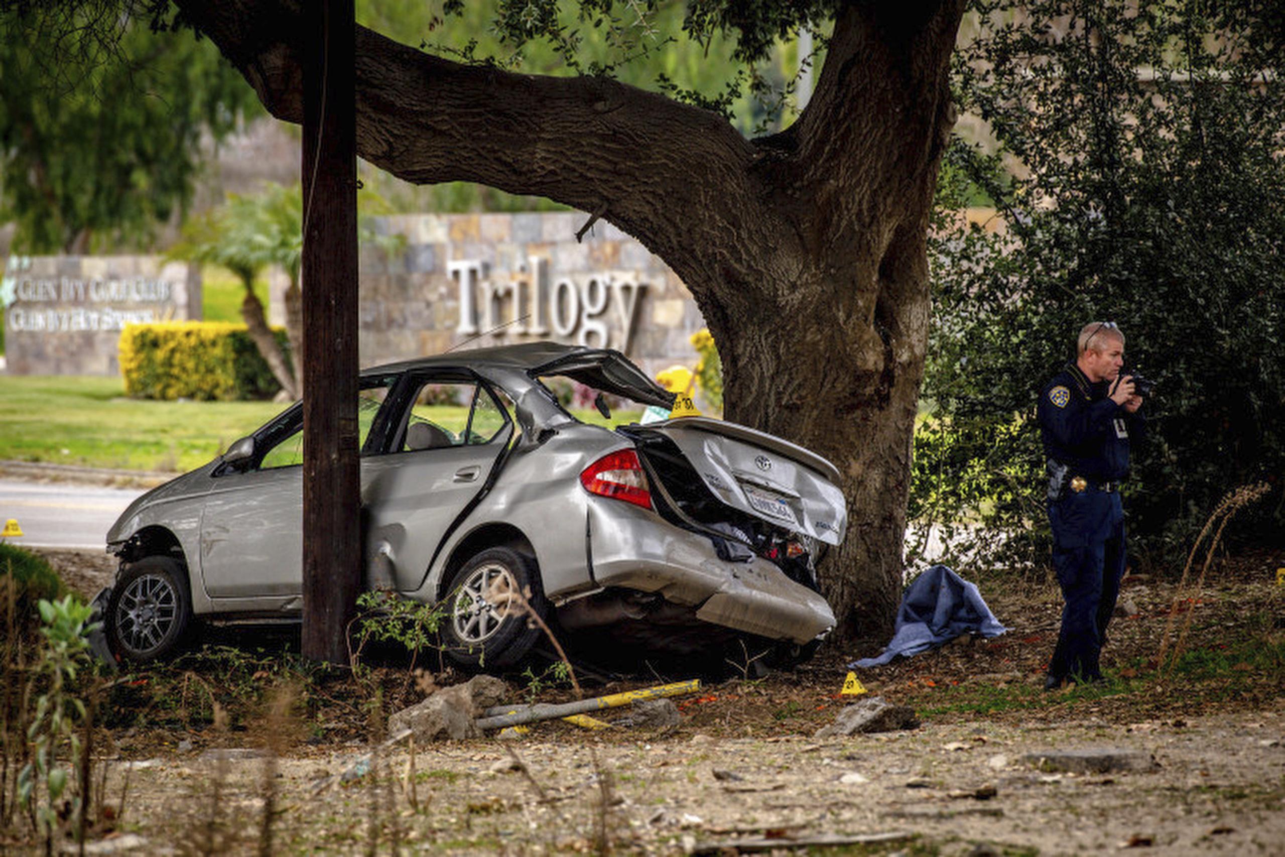 El conductor del Prius perdió el control y el auto se estrelló contra un árbol en el valle de Temescal, en Los Ángeles.
